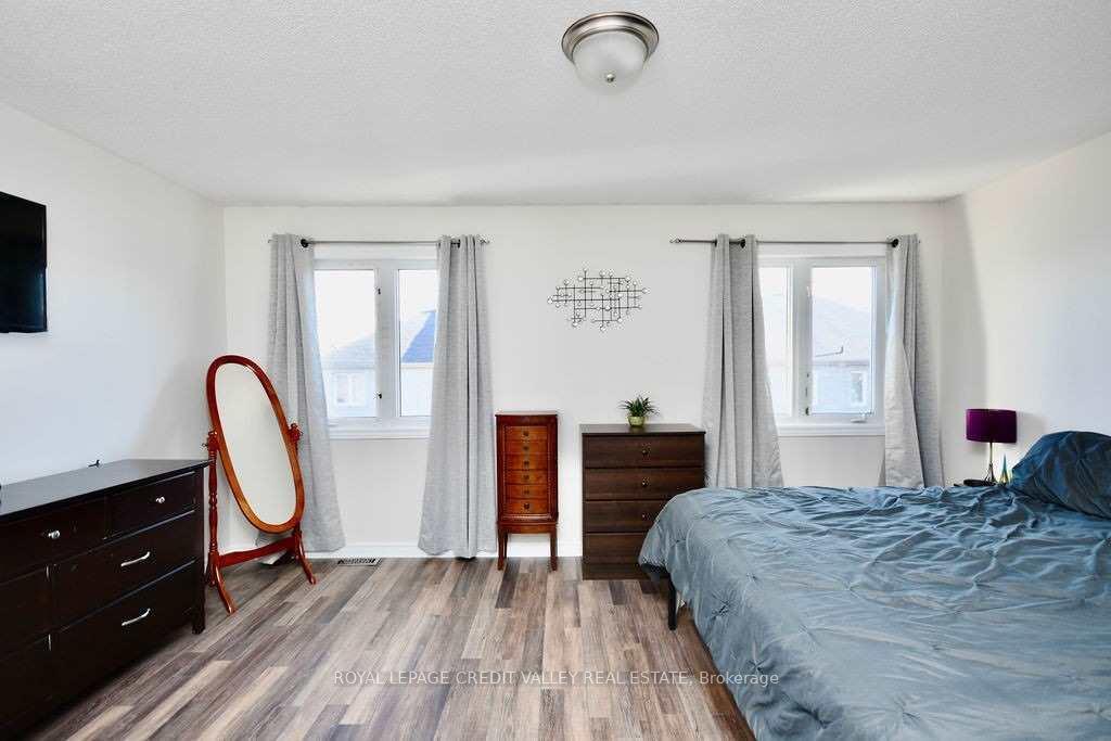 Photo 13 of Unit Upper, 118 Stanley Street, Barrie, East Bayfield — HOMEH