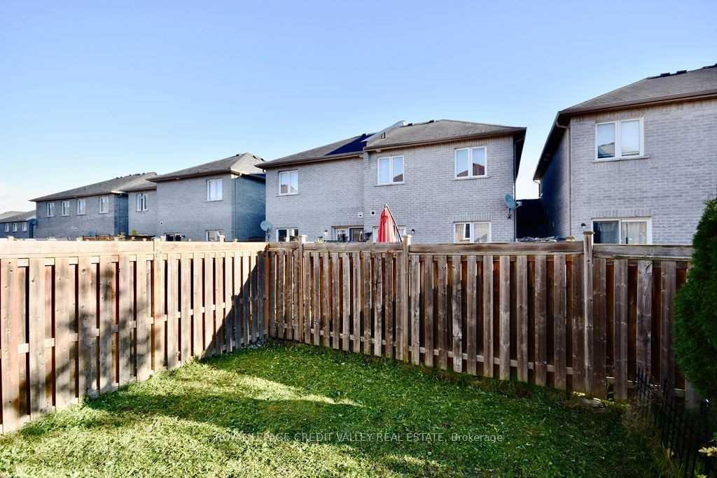 Photo 16 of Unit Upper, 118 Stanley Street, Barrie, East Bayfield — HOMEH