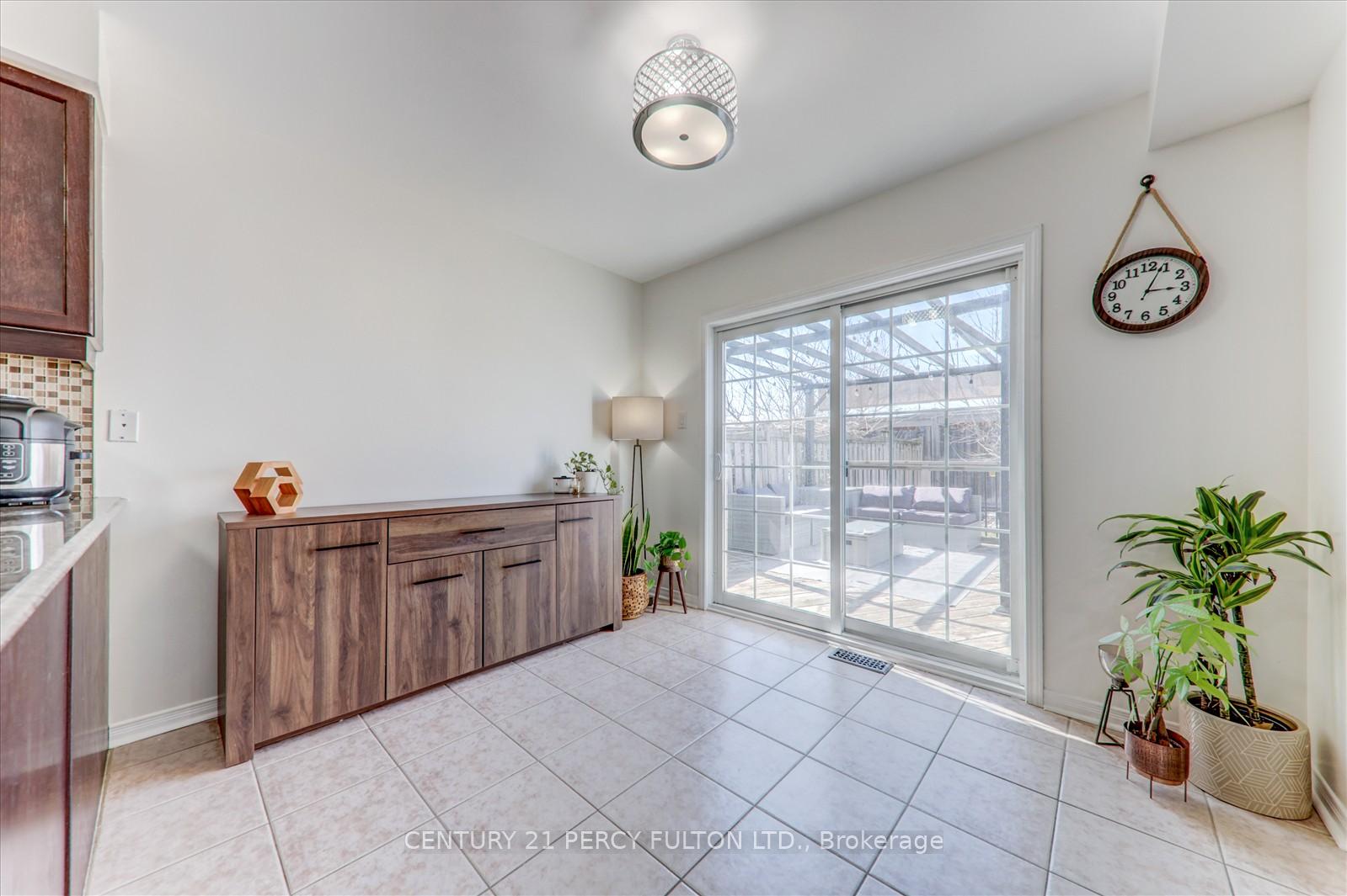 Photo 13 of 22 Gallimere Court, Whitby, Blue Grass Meadows — HOMEH