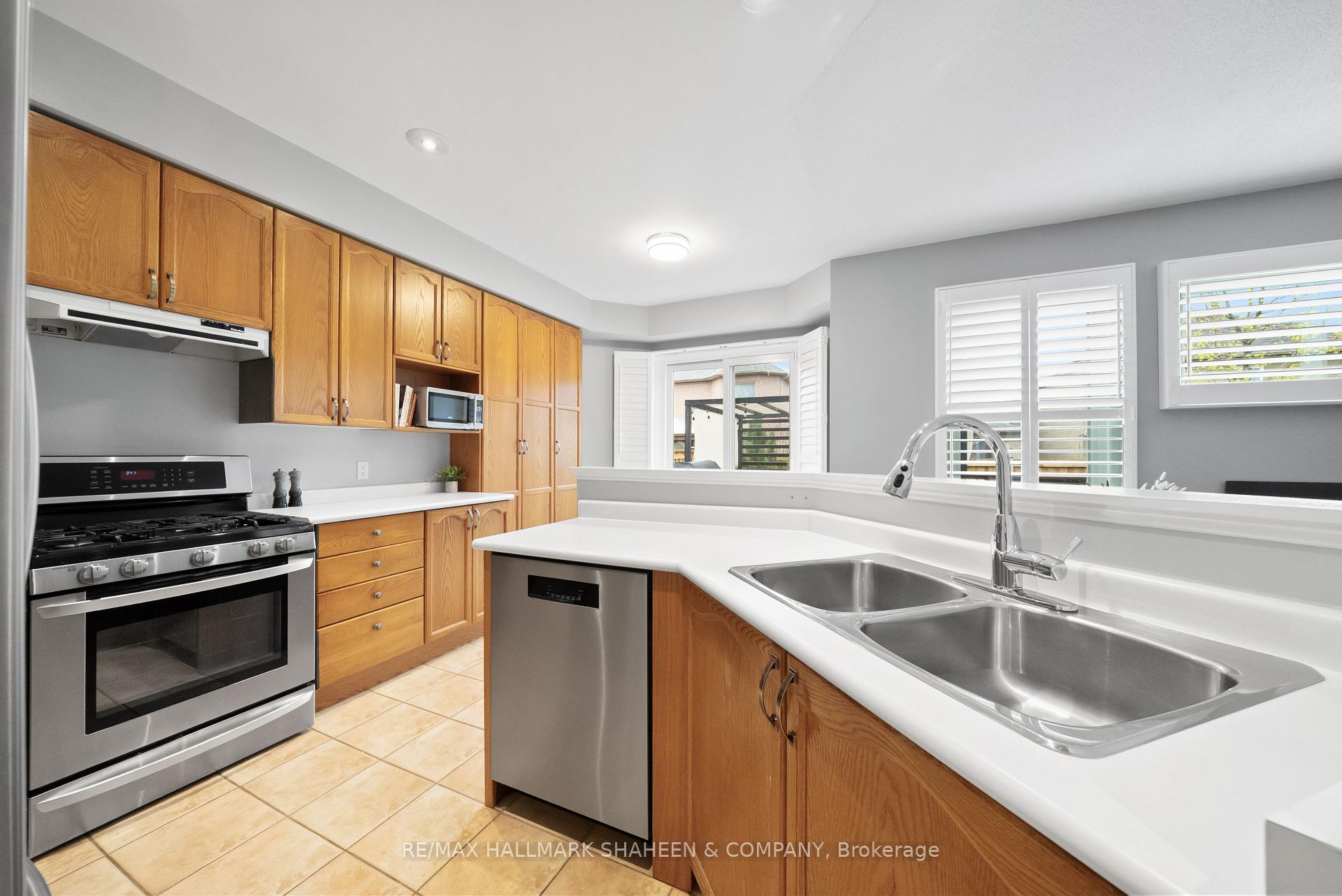 Photo 15 of 150 Thicket Crescent, Pickering, Highbush — HOMEH