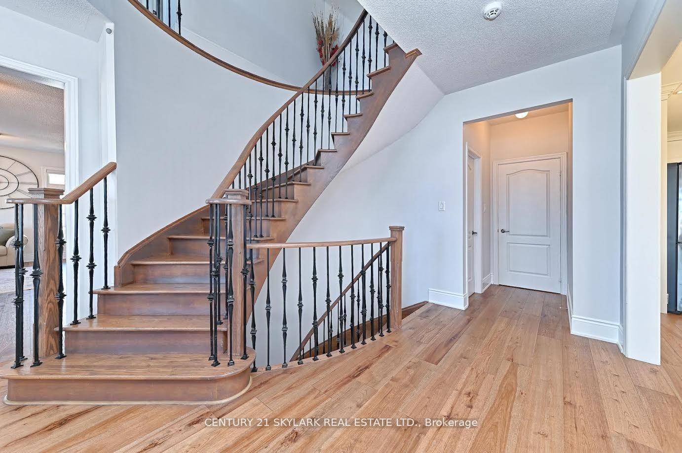 Photo 3 of 45 Kidbrook Road, Brampton, Bram East — HOMEH