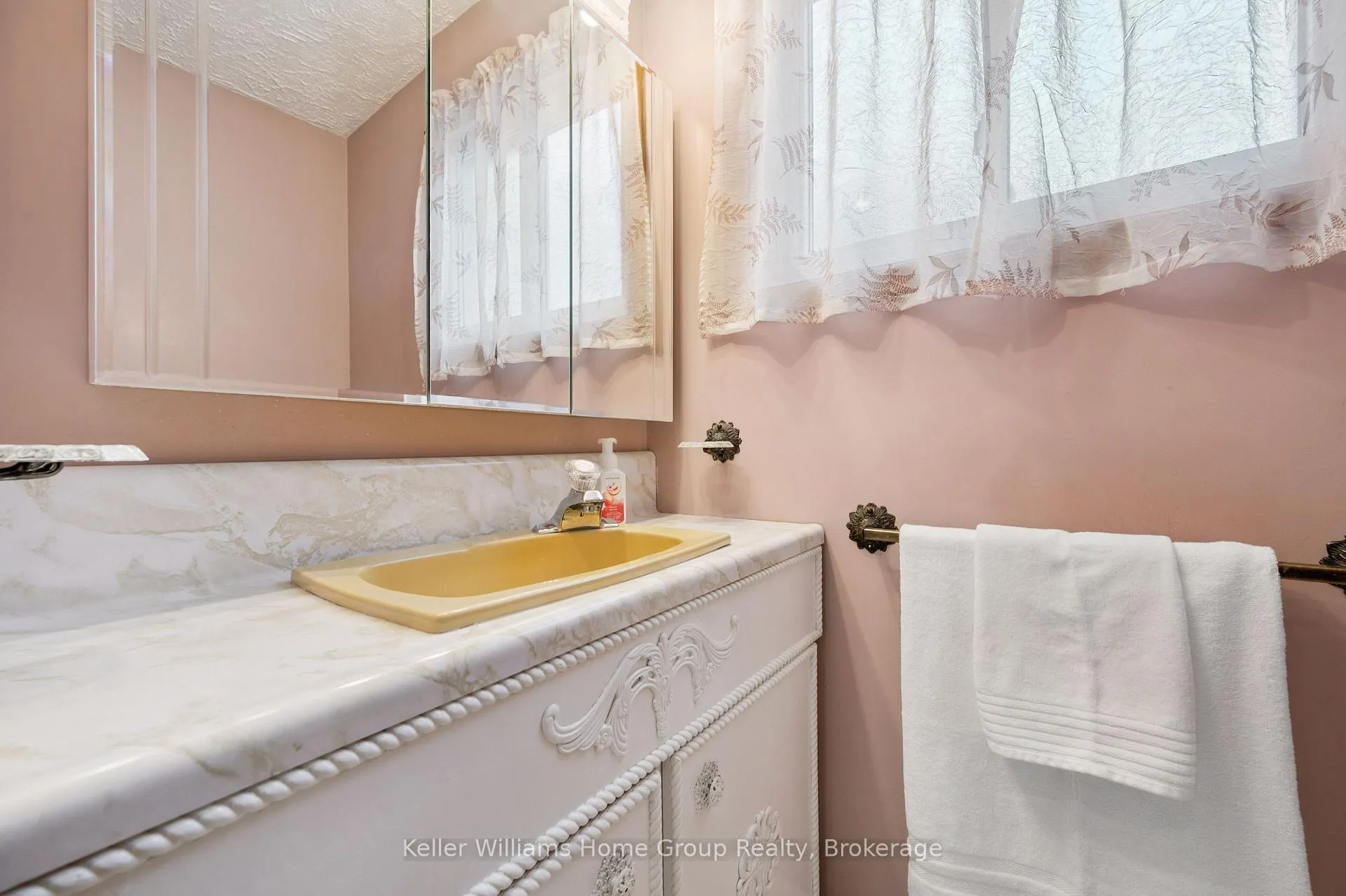 Photo 339 of 62 Brentwood Drive, Guelph, Riverside Park — HOMEH