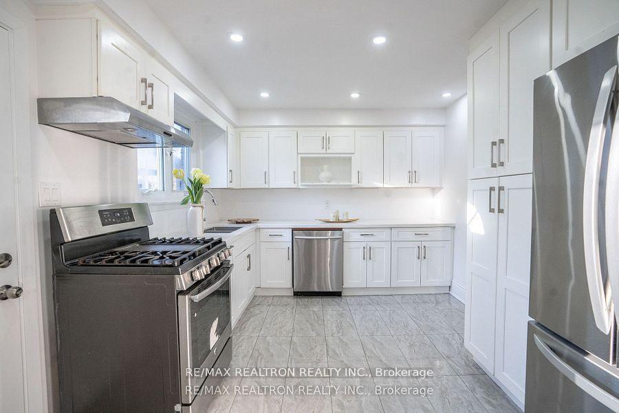 Photo 17 of 626 Balsam Crescent, Oshawa, Lakeview — HOMEH