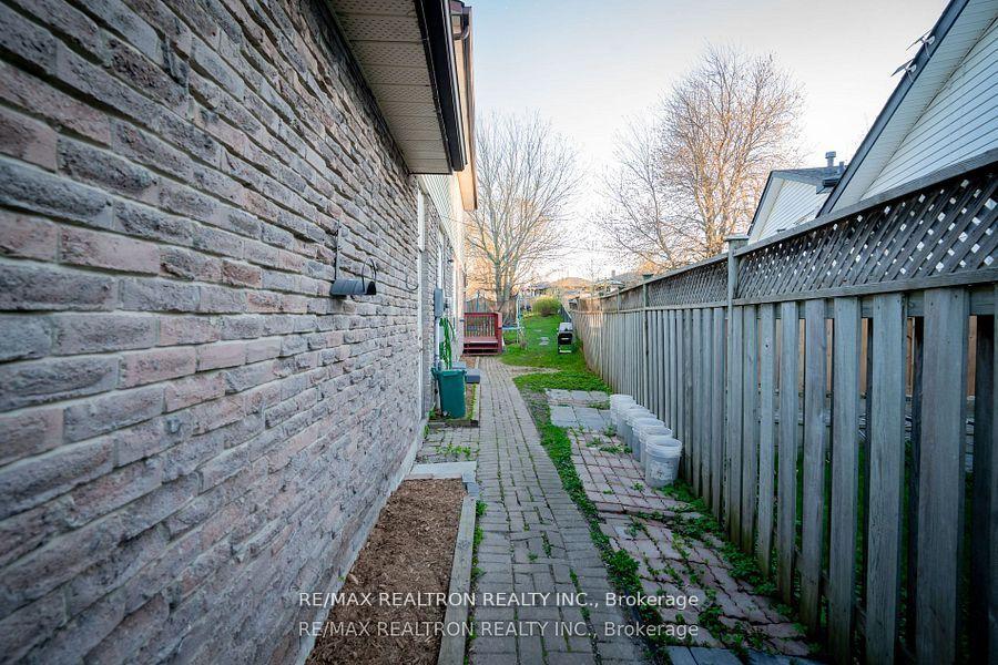 Photo 39 of 626 Balsam Crescent, Oshawa, Lakeview — HOMEH