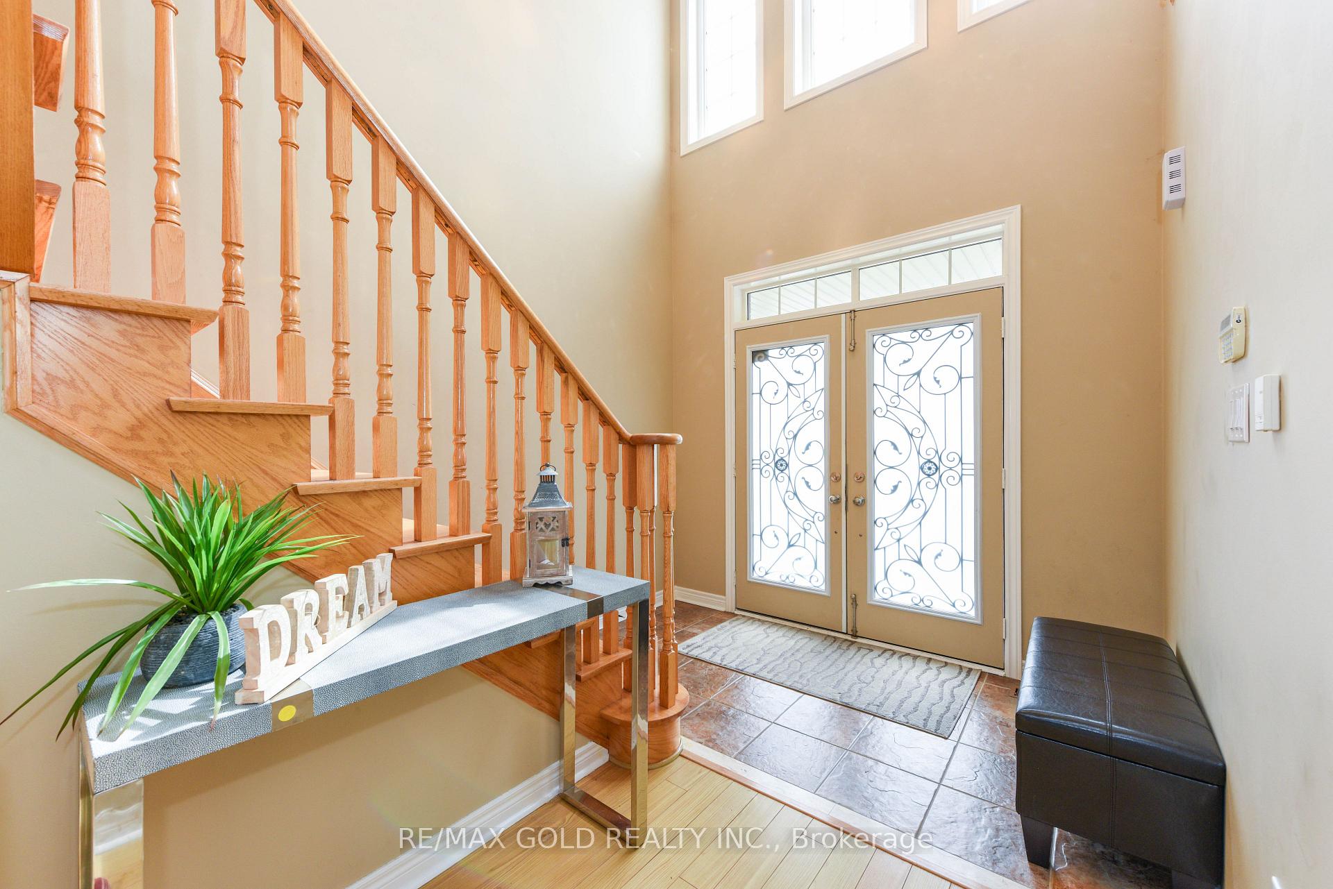 Photo 10 of 35 Amaranth Crescent, Brampton, Northwest Sandalwood Parkway — HOMEH