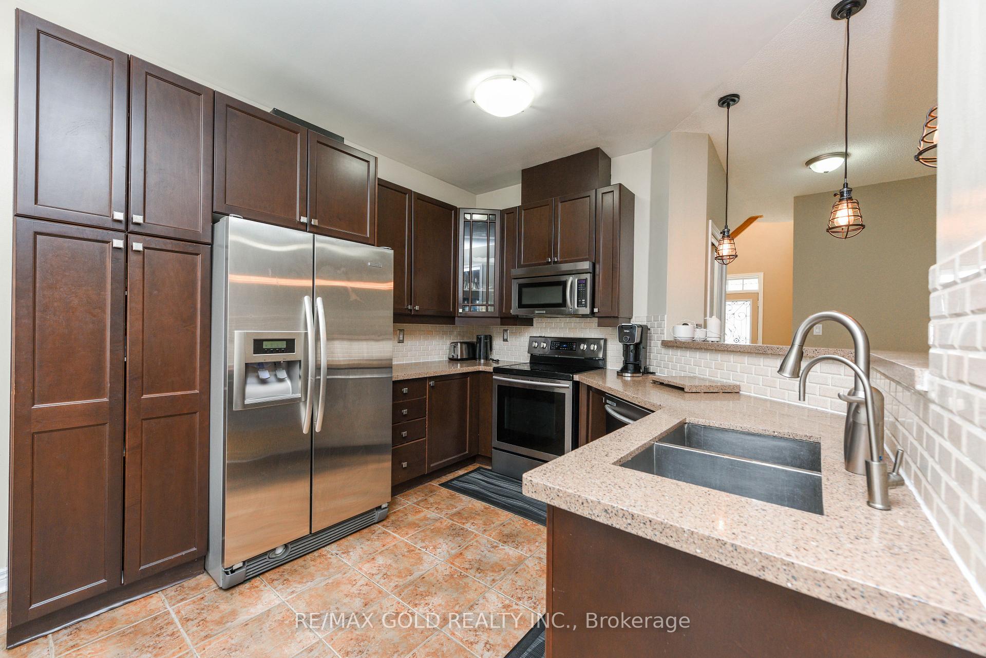 Photo 9 of 35 Amaranth Crescent, Brampton, Northwest Sandalwood Parkway — HOMEH