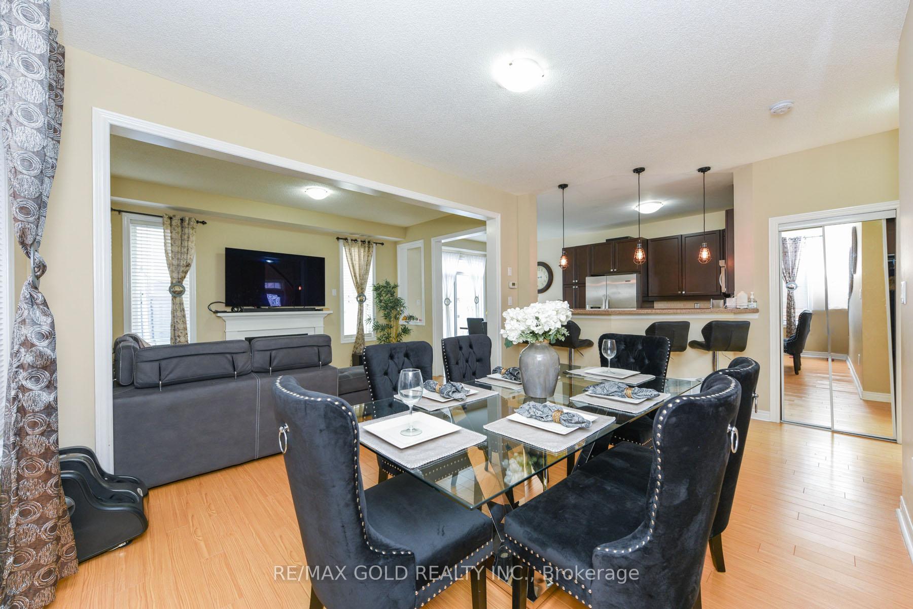 Photo 2 of 35 Amaranth Crescent, Brampton, Northwest Sandalwood Parkway — HOMEH