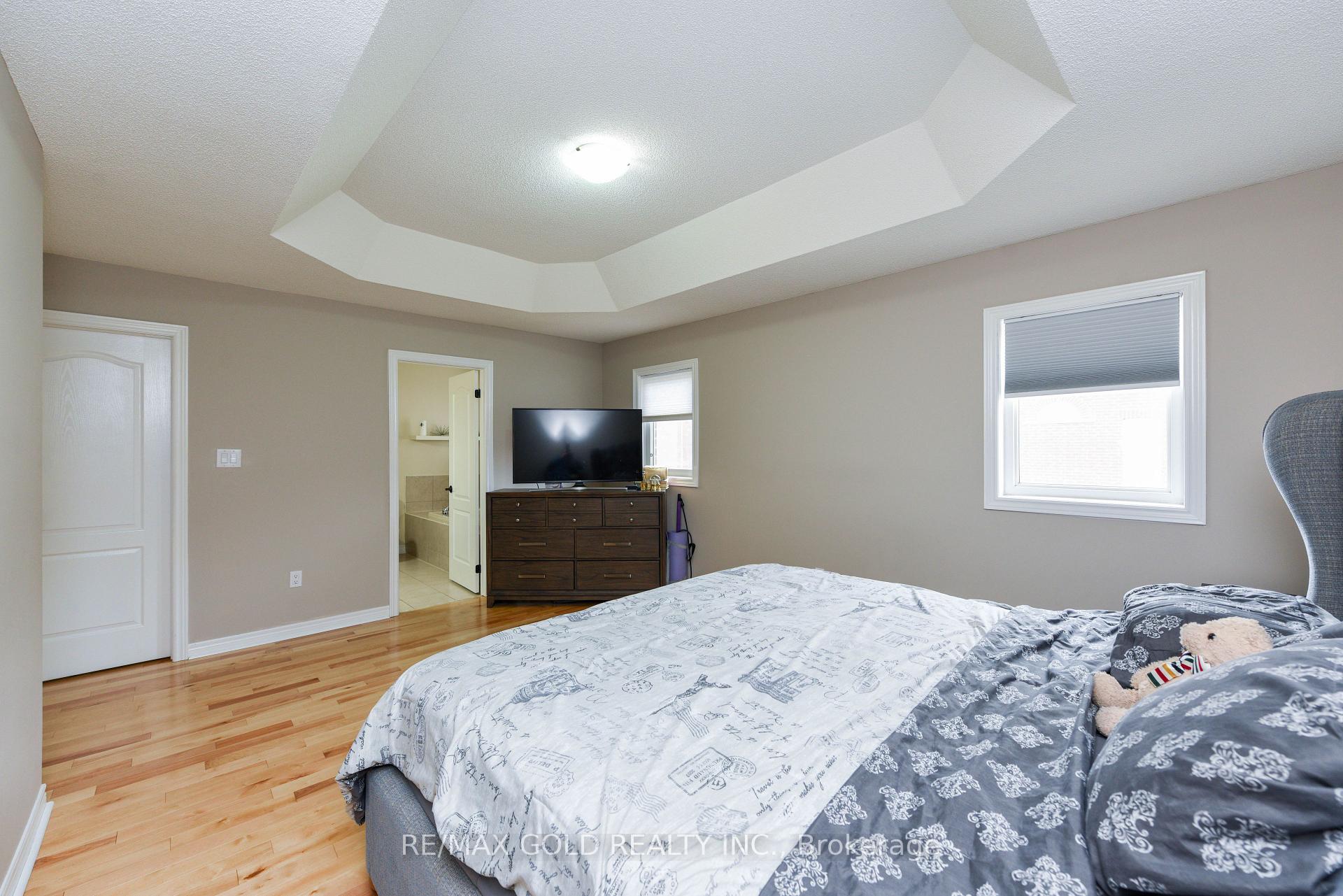 Photo 14 of 35 Amaranth Crescent, Brampton, Northwest Sandalwood Parkway — HOMEH