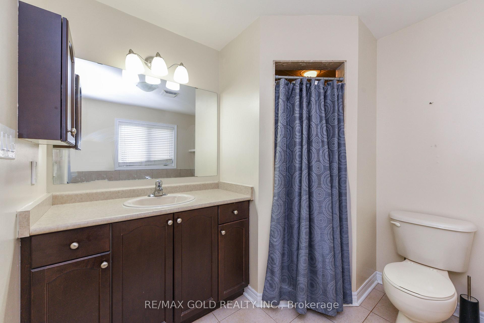 Photo 17 of 35 Amaranth Crescent, Brampton, Northwest Sandalwood Parkway — HOMEH