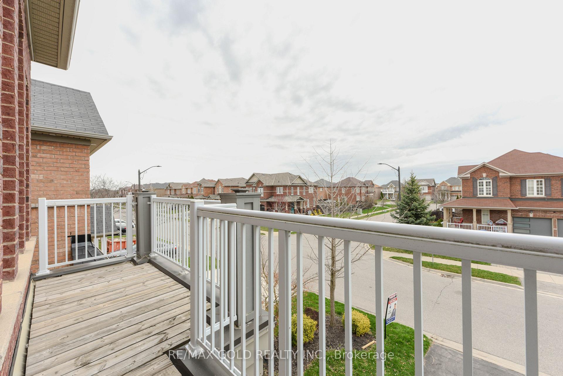 Photo 16 of 35 Amaranth Crescent, Brampton, Northwest Sandalwood Parkway — HOMEH
