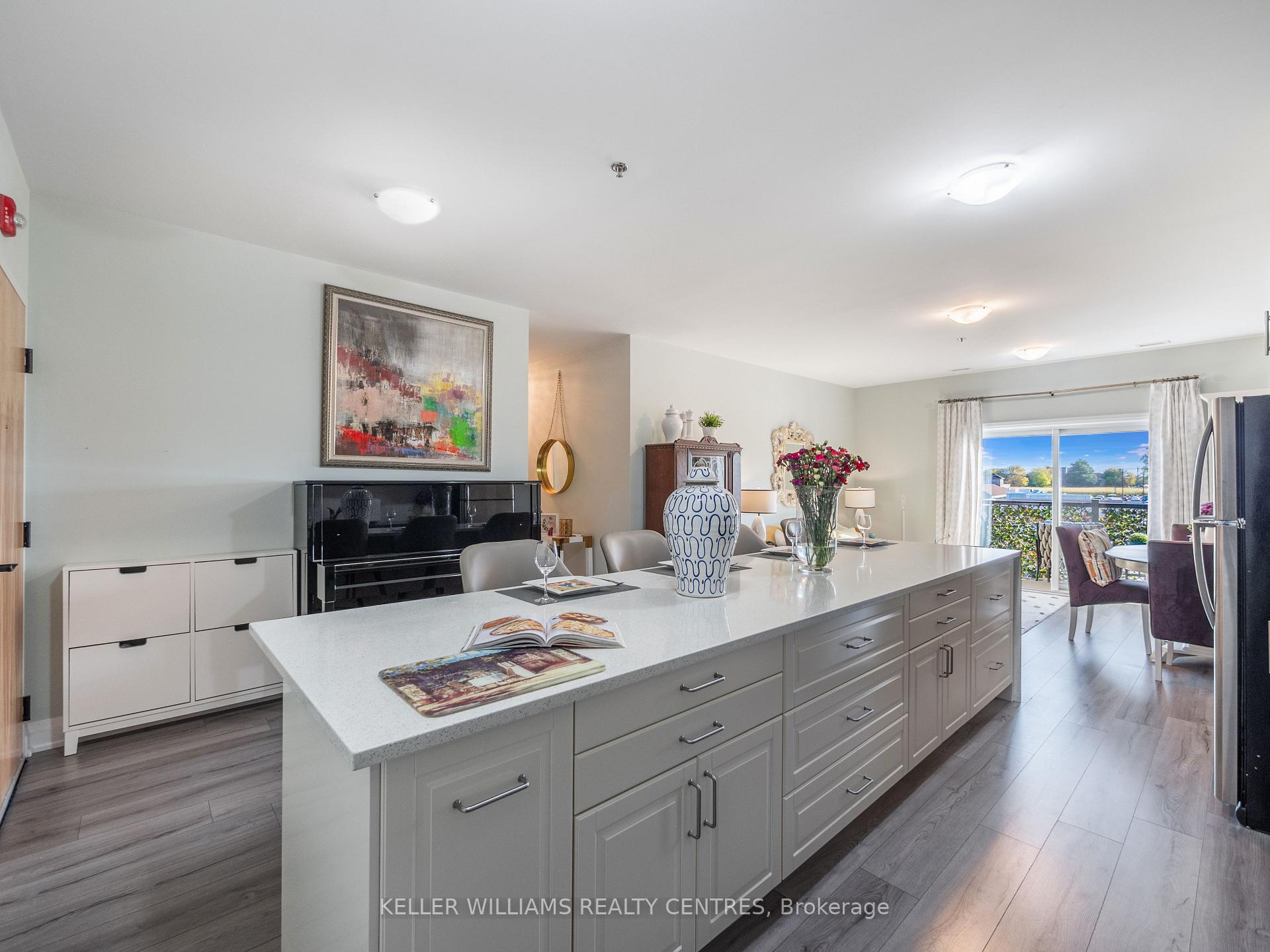 Photo 9 of Unit 206, 43 Dale Drive, New Tecumseth, Beeton — HOMEH