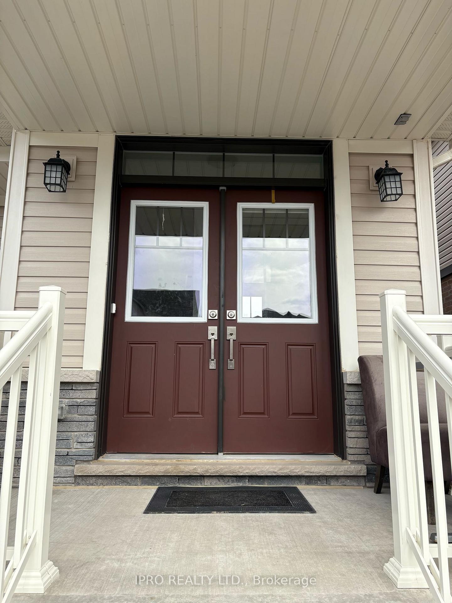 Photo 2 of 10 Wintergreen Crescent, Haldimand — HOMEH