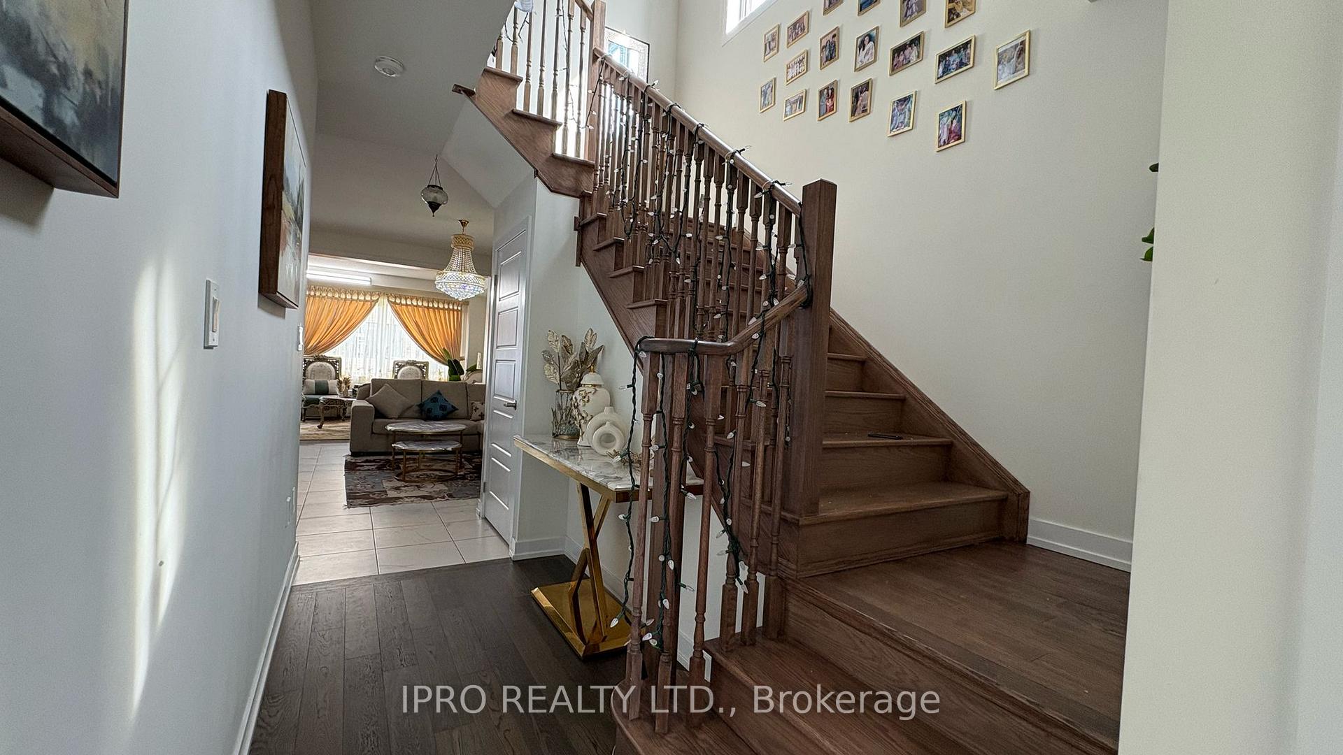 Photo 7 of 10 Wintergreen Crescent, Haldimand — HOMEH