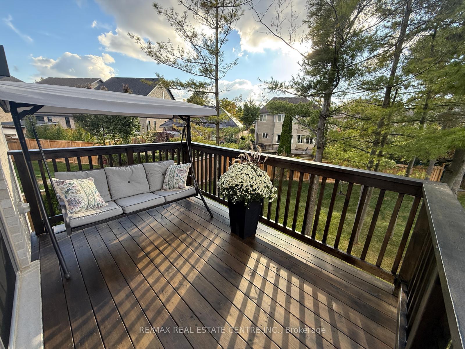 Photo 12 of 43 Ferris Circle, Guelph, Clairfields/Hanlon Business Park — HOMEH