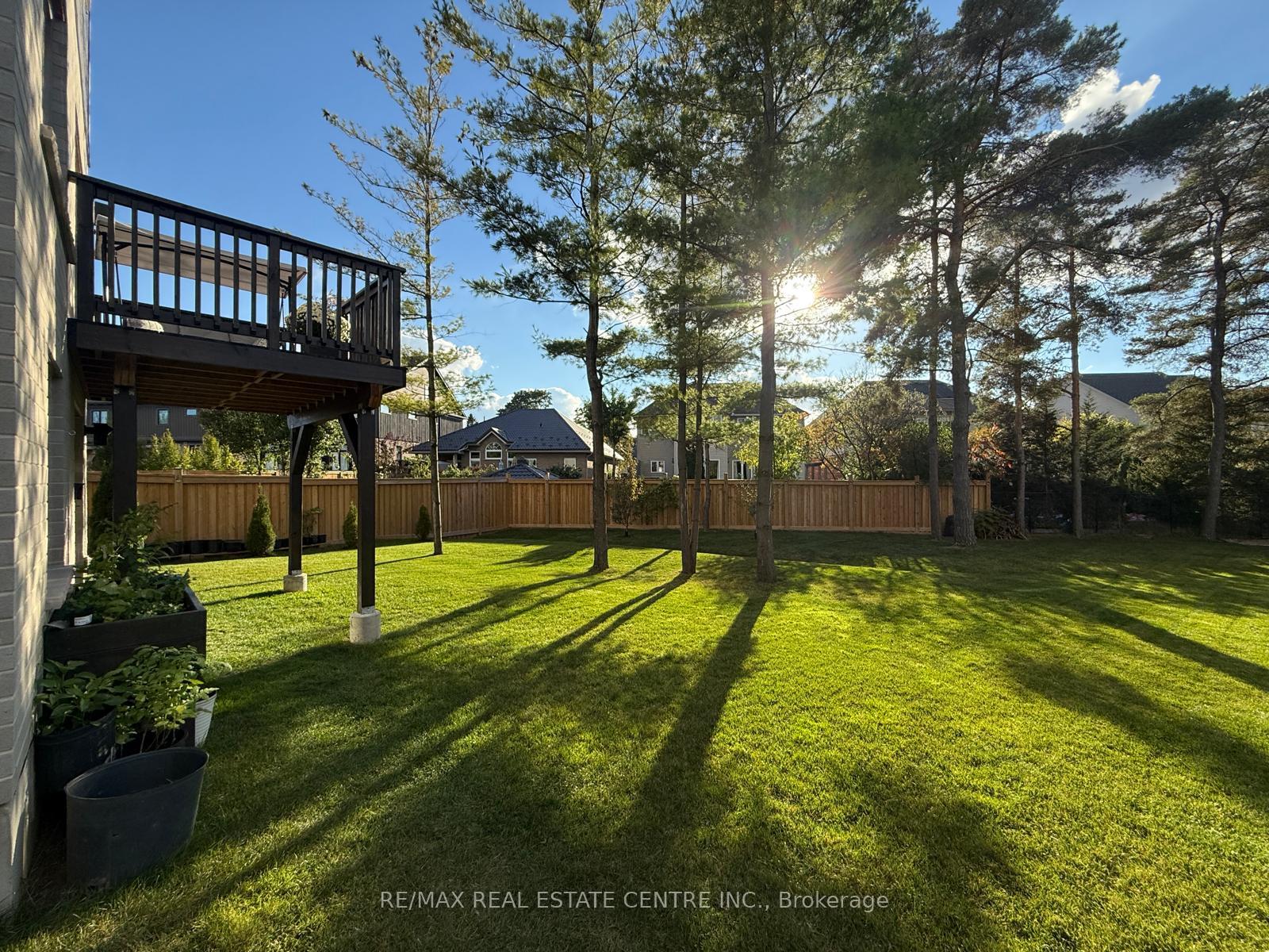 Photo 14 of 43 Ferris Circle, Guelph, Clairfields/Hanlon Business Park — HOMEH