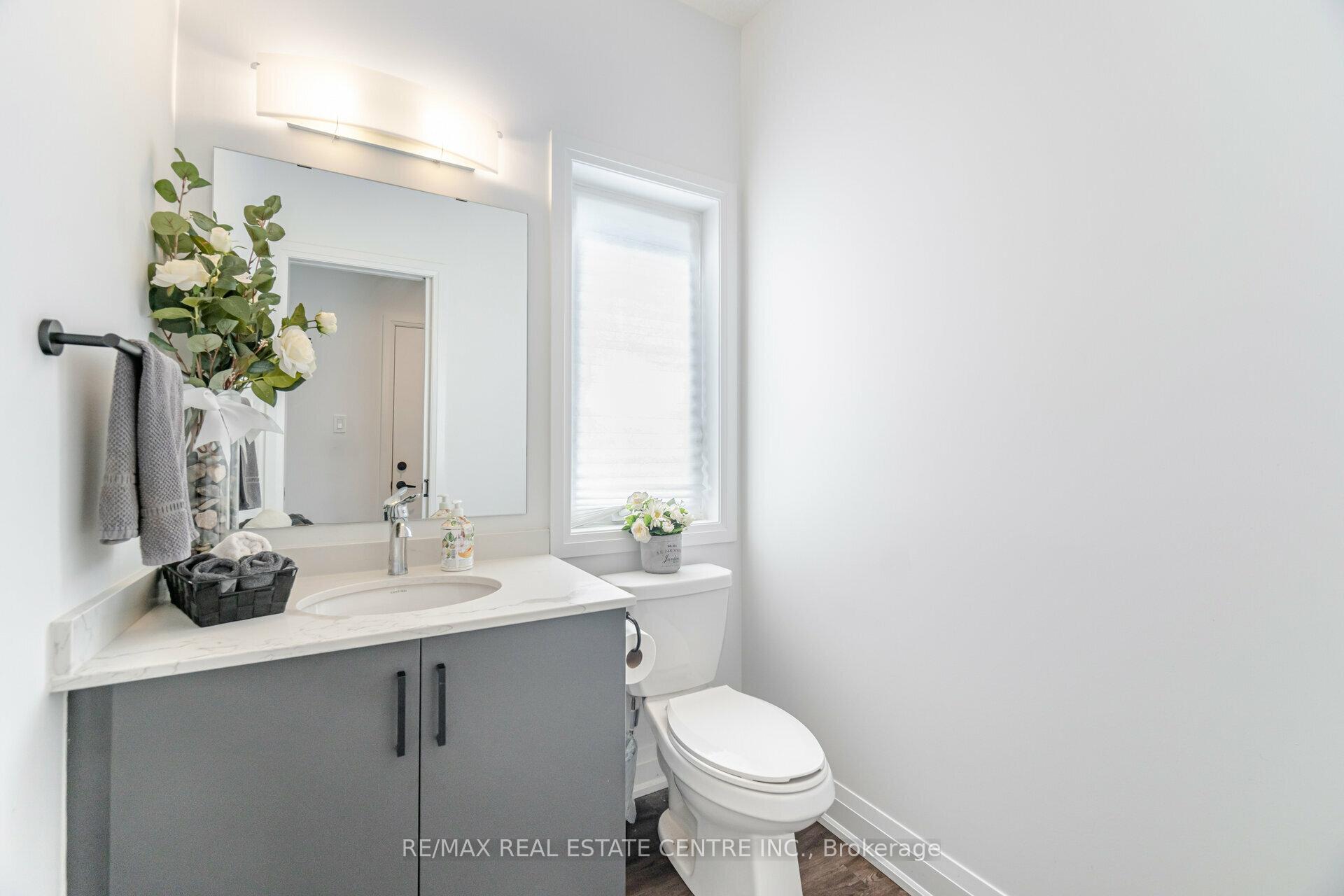 Photo 16 of 43 Ferris Circle, Guelph, Clairfields/Hanlon Business Park — HOMEH