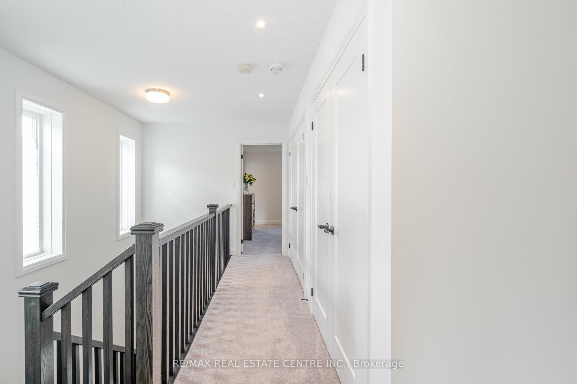 Photo 18 of 43 Ferris Circle, Guelph, Clairfields/Hanlon Business Park — HOMEH