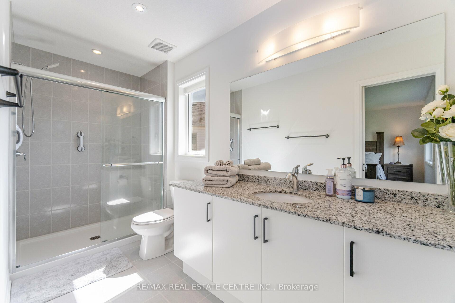 Photo 20 of 43 Ferris Circle, Guelph, Clairfields/Hanlon Business Park — HOMEH