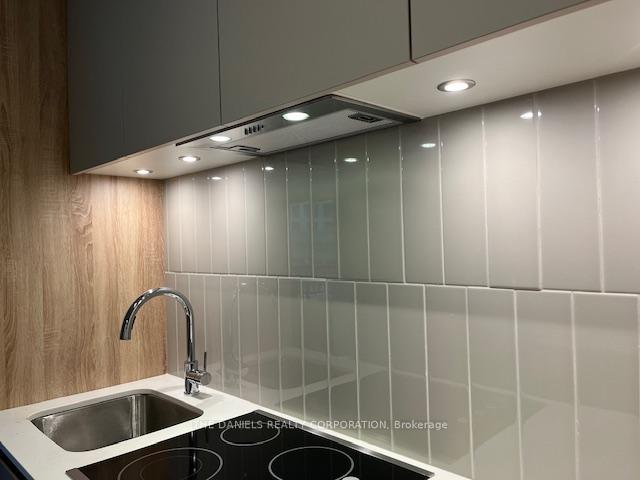 Photo 4 of Unit 210, 8 Beverley Glen Boulevard, Vaughan, Beverley Glen — HOMEH
