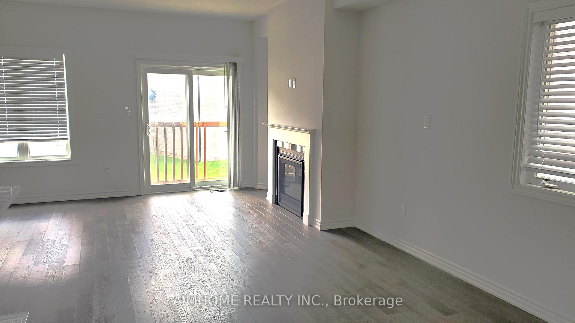 Photo 3 of 30 Haskins Crescent W, Georgina, Keswick South — HOMEH