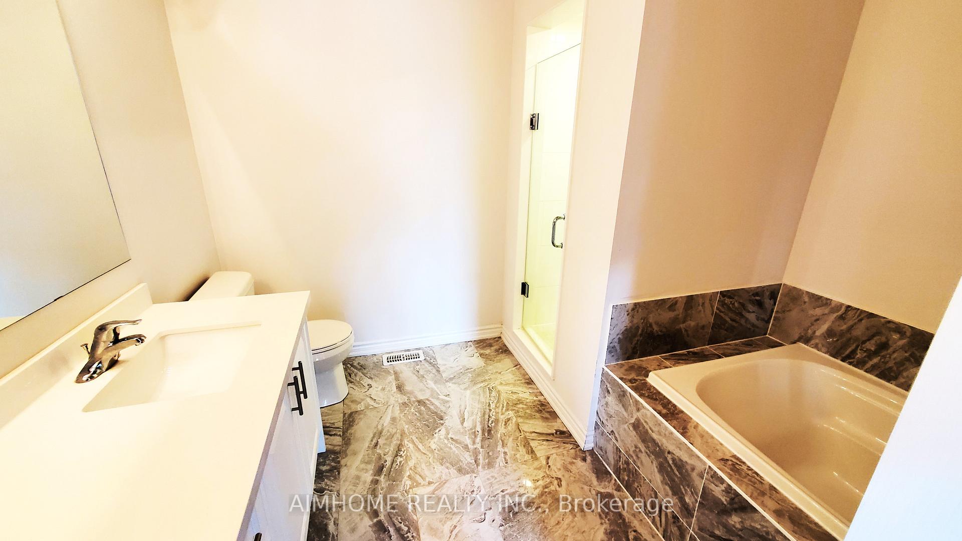 Photo 11 of 30 Haskins Crescent W, Georgina, Keswick South — HOMEH