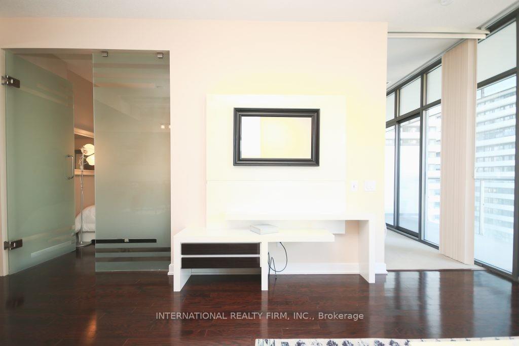 Photo 8 of Unit 901, 33 Charles Street E, Toronto, Church-Yonge Corridor — HOMEH