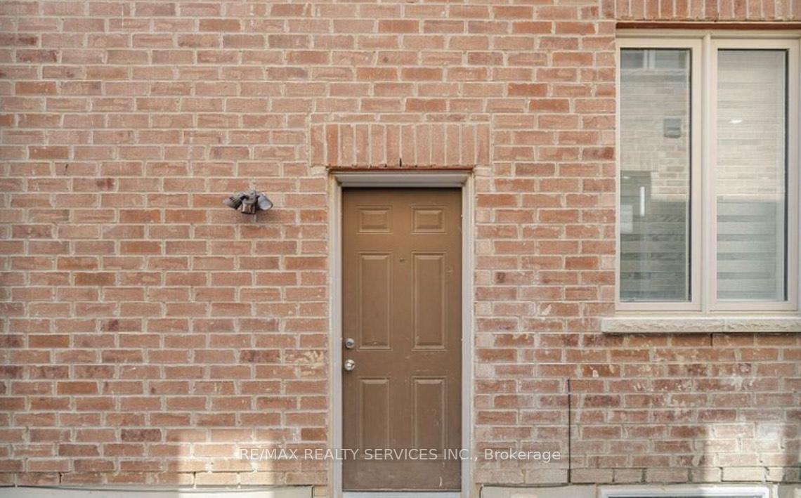 Photo 2 of 109 Cobriiza Crescent, Brampton, Northwood Park — HOMEH