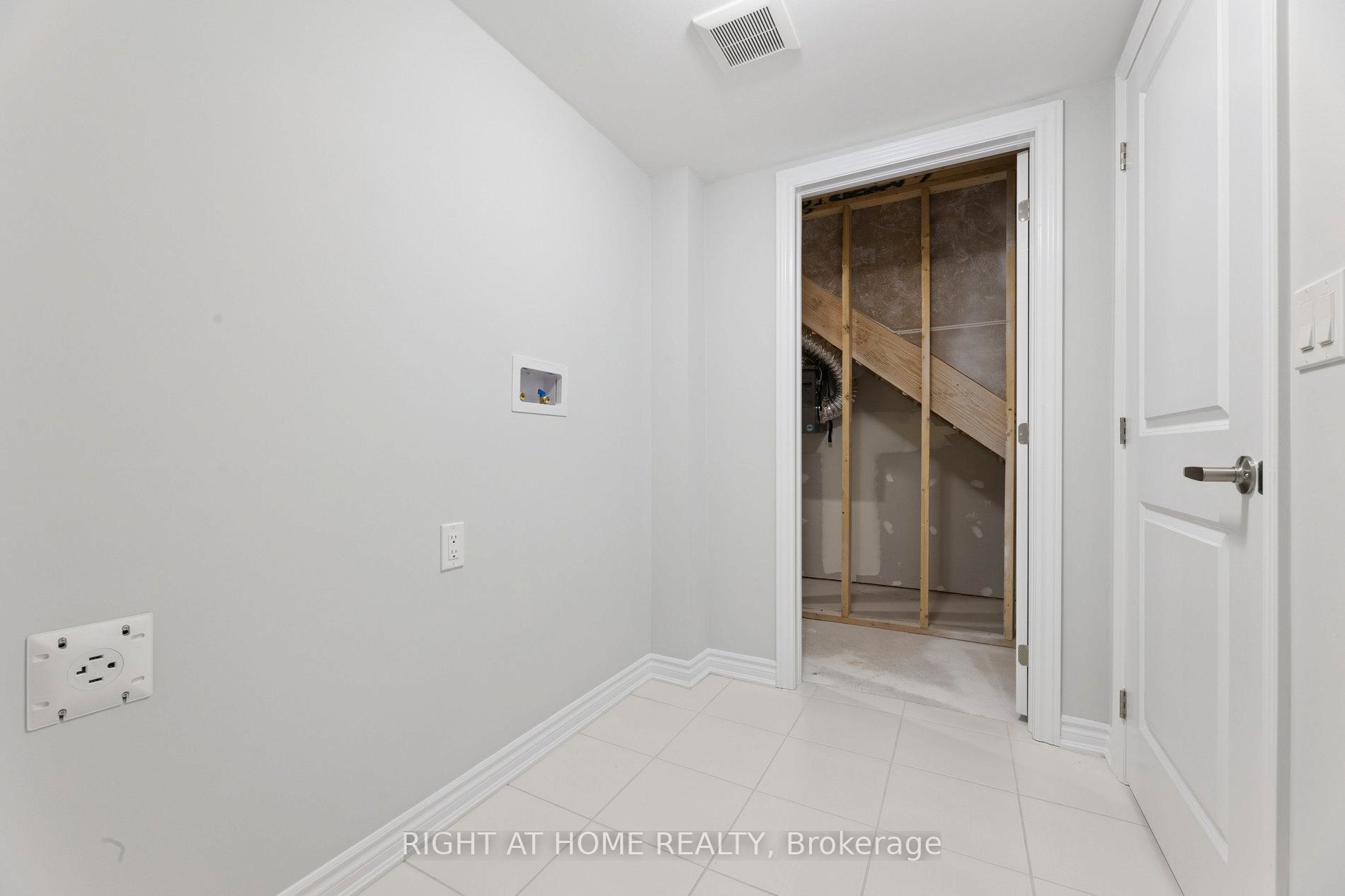 Photo 23 of 1055 Honeycomb Path, Oshawa, Kedron — HOMEH