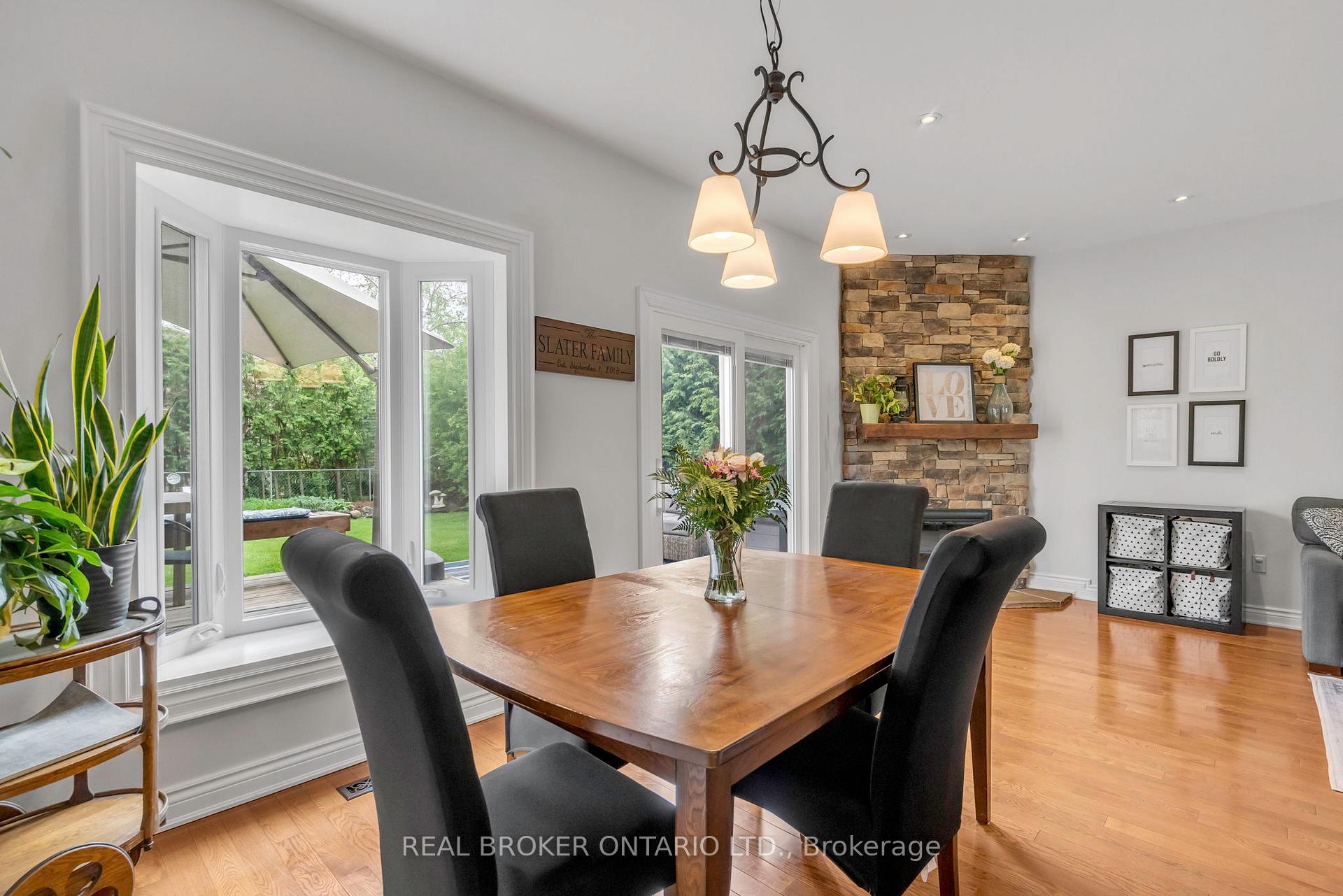 Photo 3 of 40 Montcalm Place, Brampton, Central Park — HOMEH