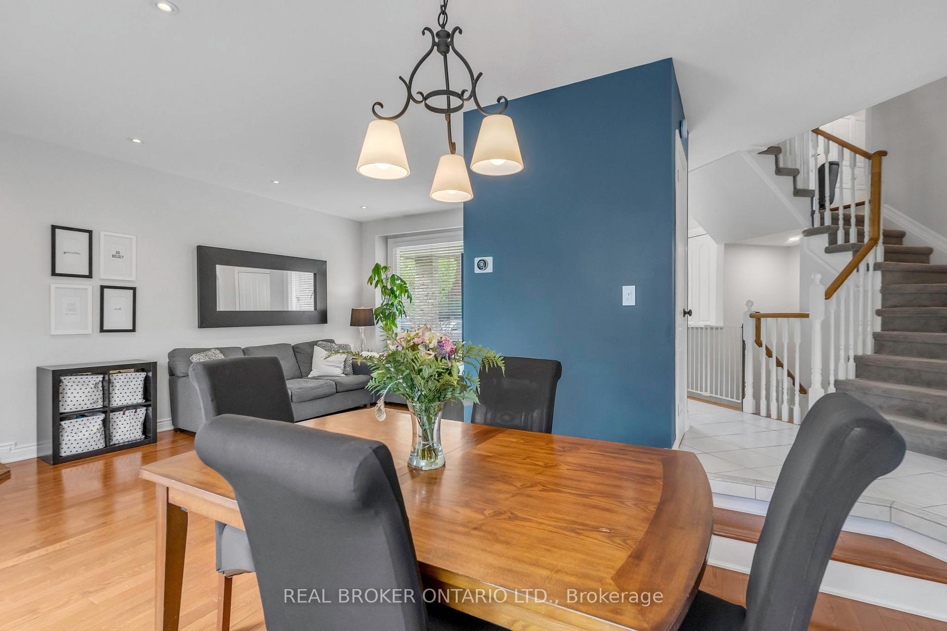 Photo 6 of 40 Montcalm Place, Brampton, Central Park — HOMEH