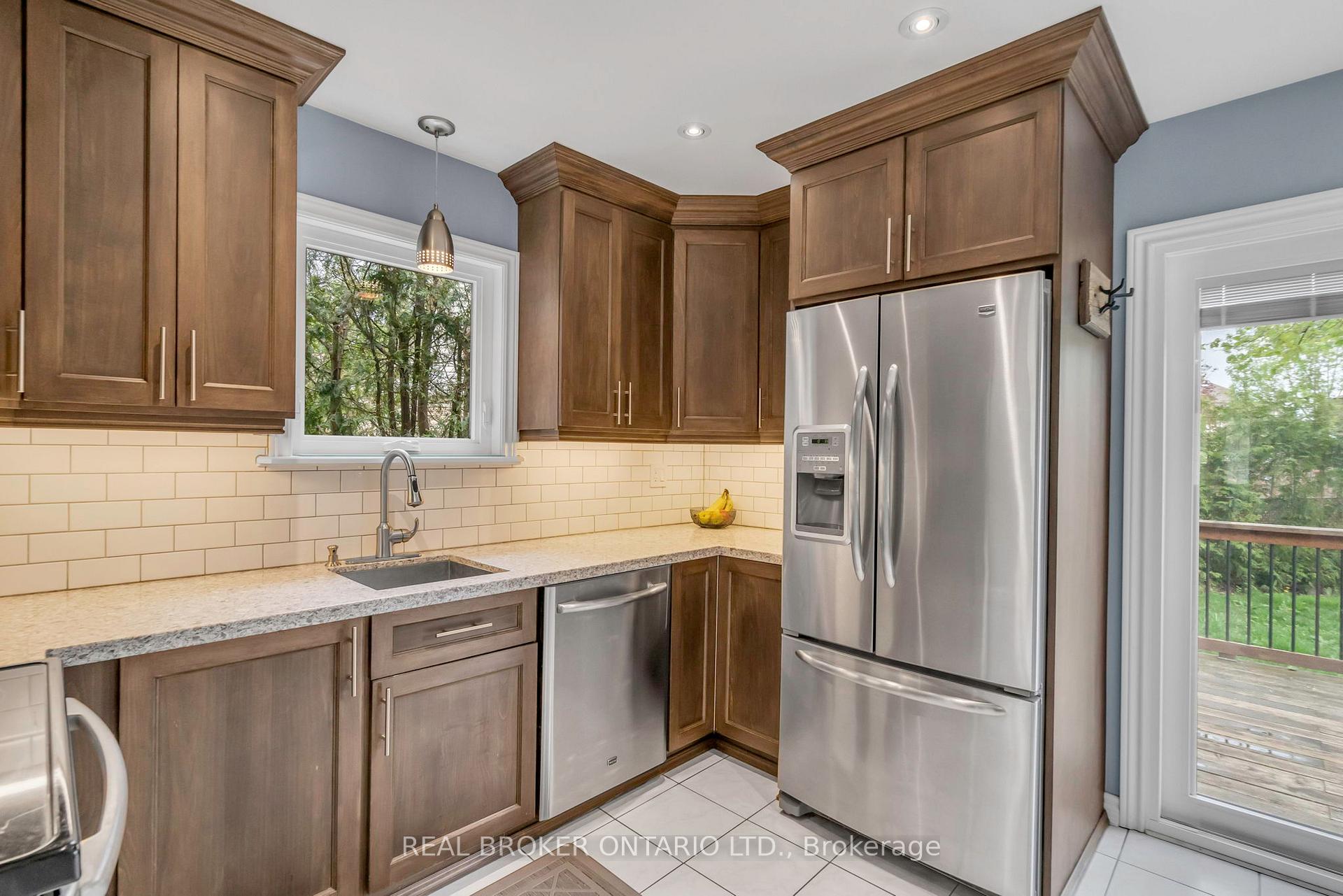Photo 28 of 40 Montcalm Place, Brampton, Central Park — HOMEH