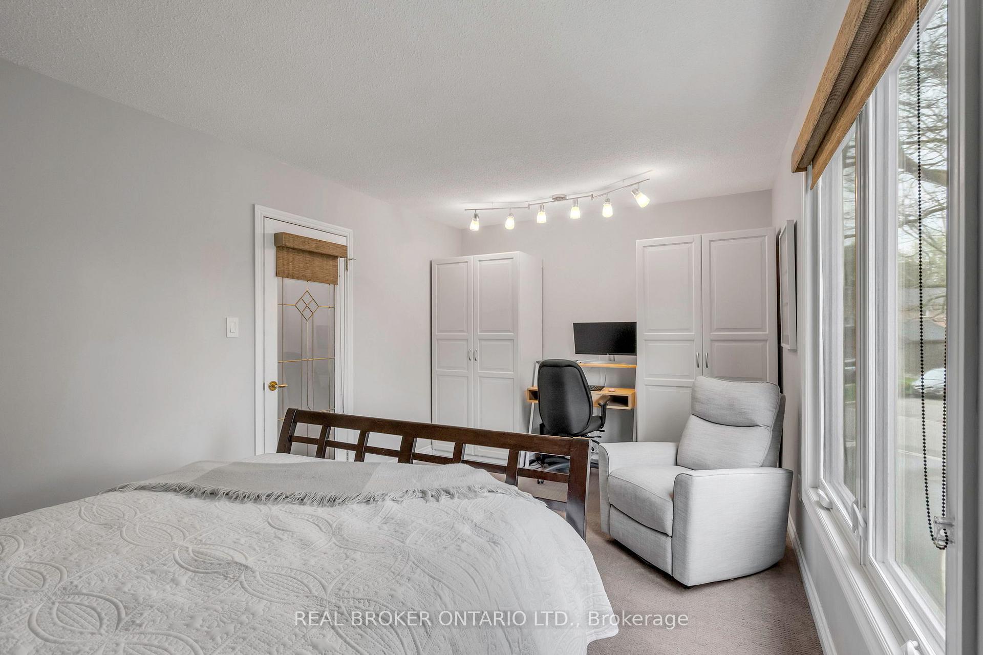 Photo 21 of 40 Montcalm Place, Brampton, Central Park — HOMEH