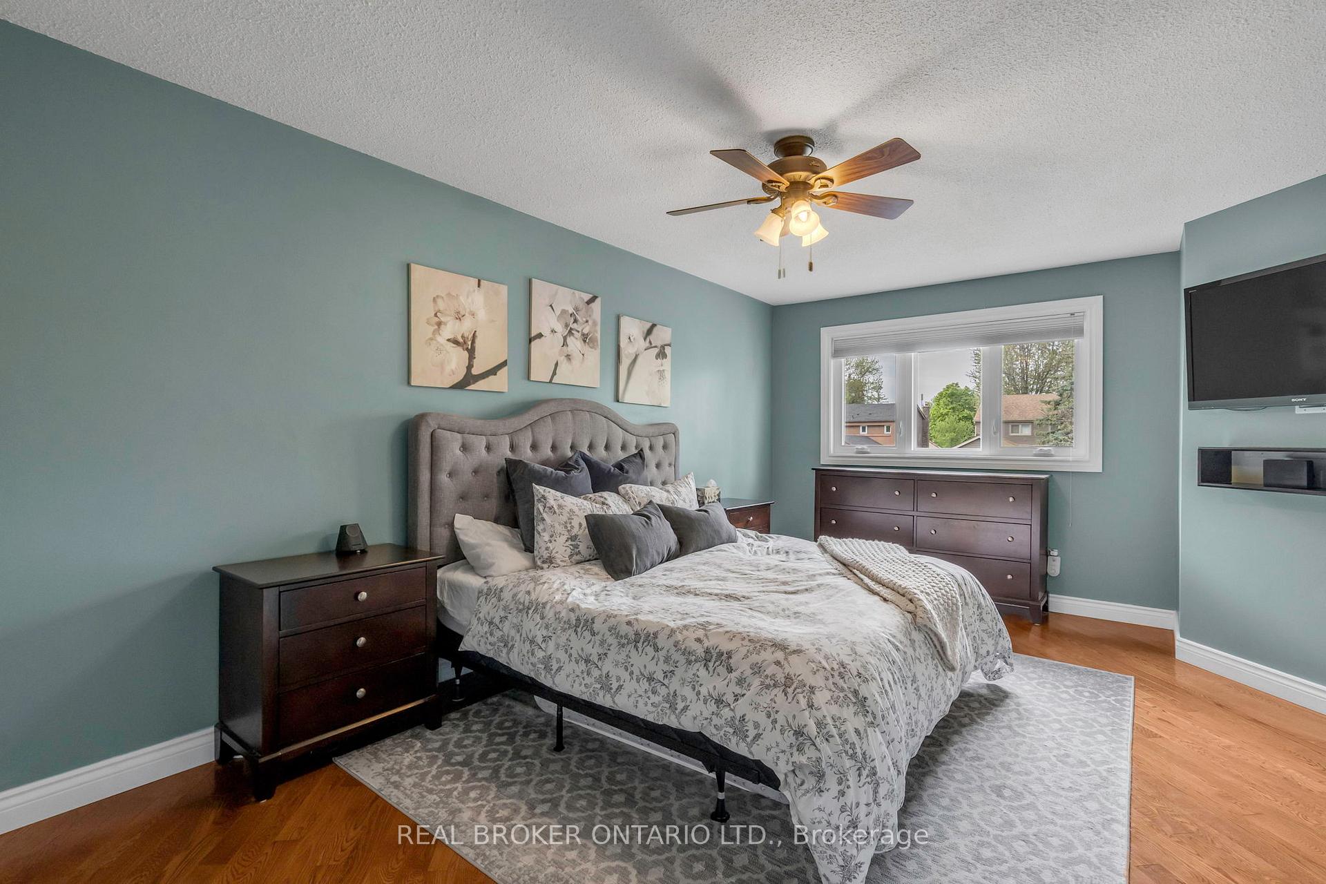 Photo 9 of 40 Montcalm Place, Brampton, Central Park — HOMEH