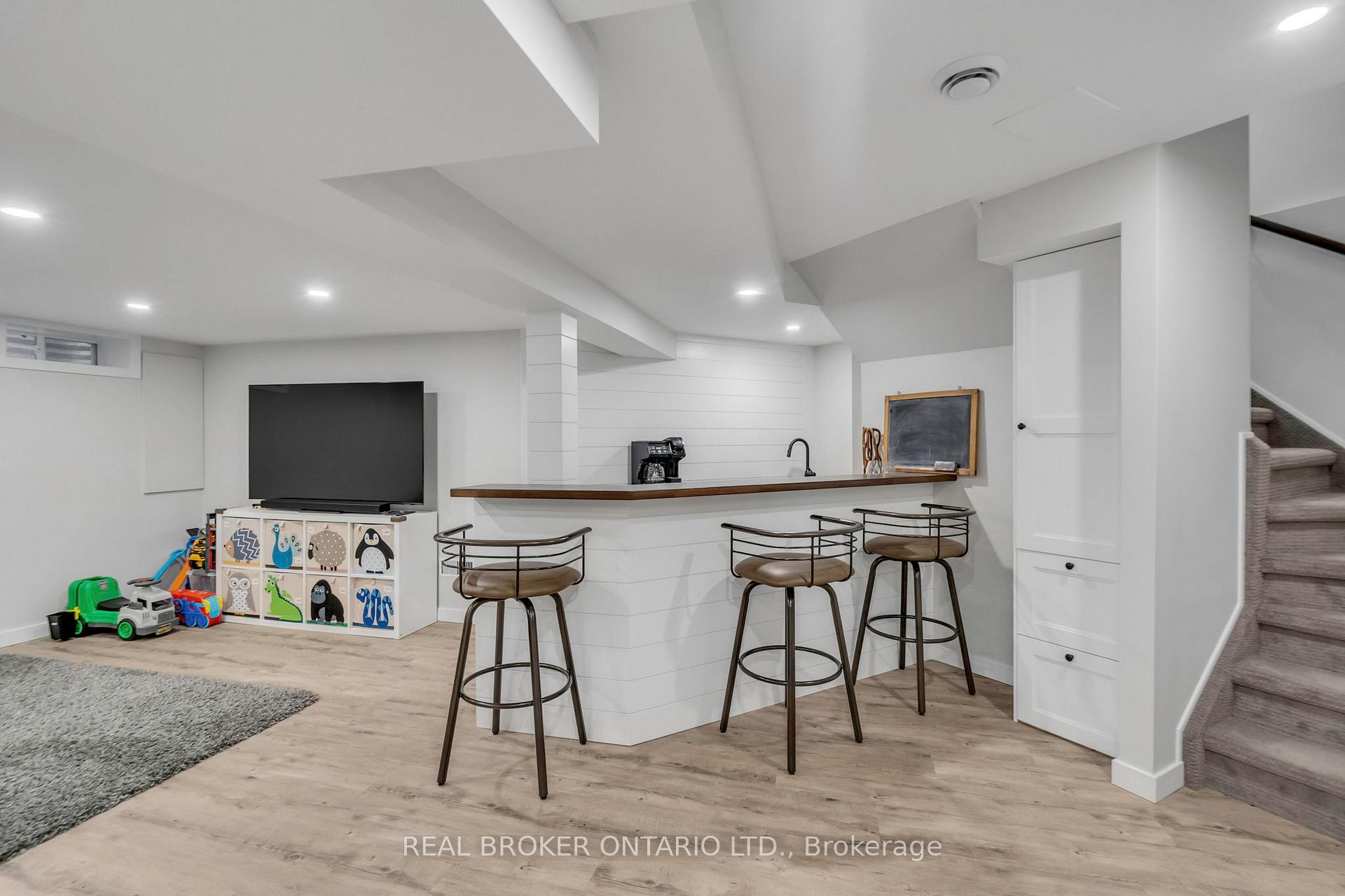 Photo 31 of 40 Montcalm Place, Brampton, Central Park — HOMEH