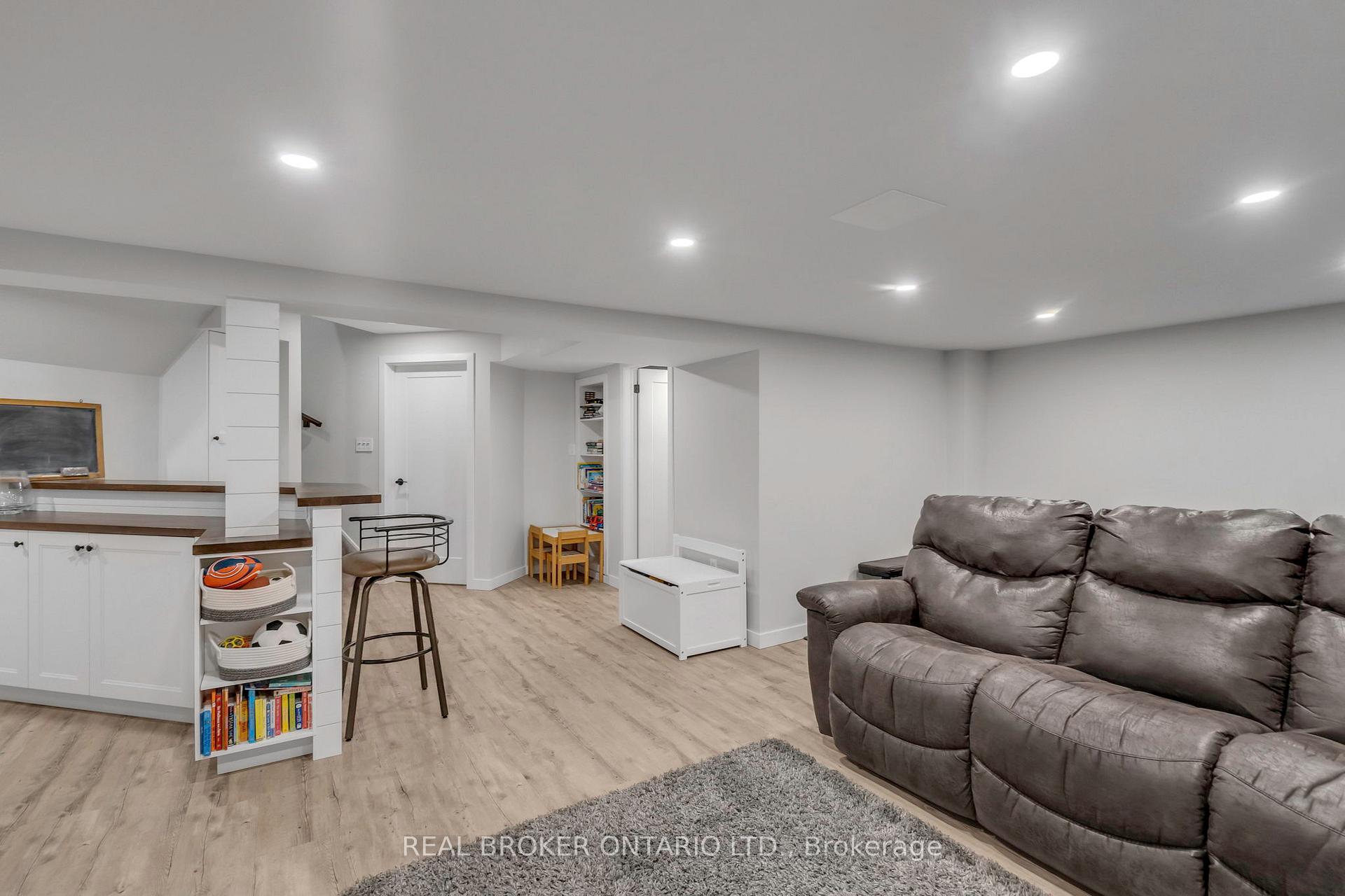 Photo 36 of 40 Montcalm Place, Brampton, Central Park — HOMEH