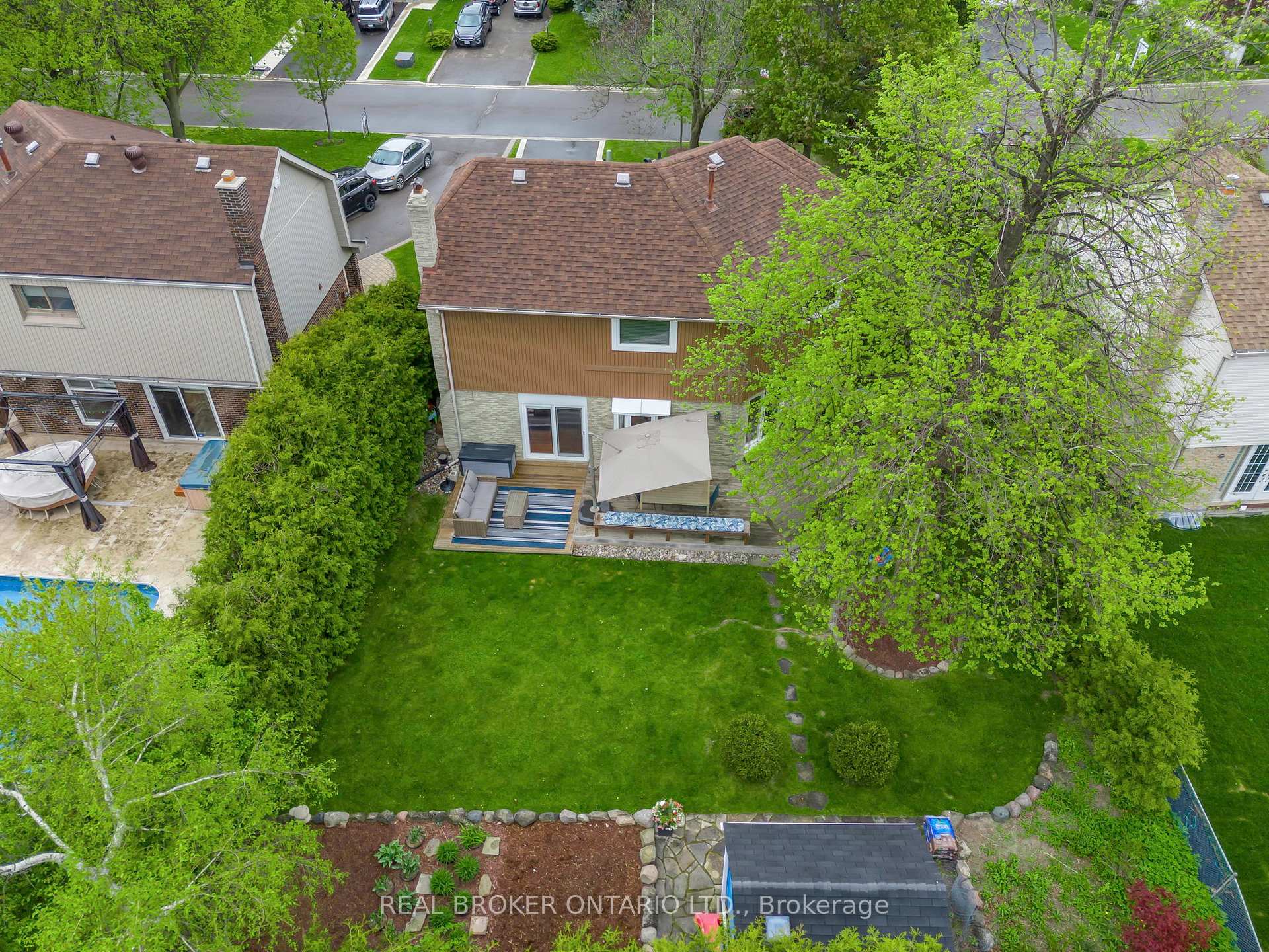 Photo 38 of 40 Montcalm Place, Brampton, Central Park — HOMEH