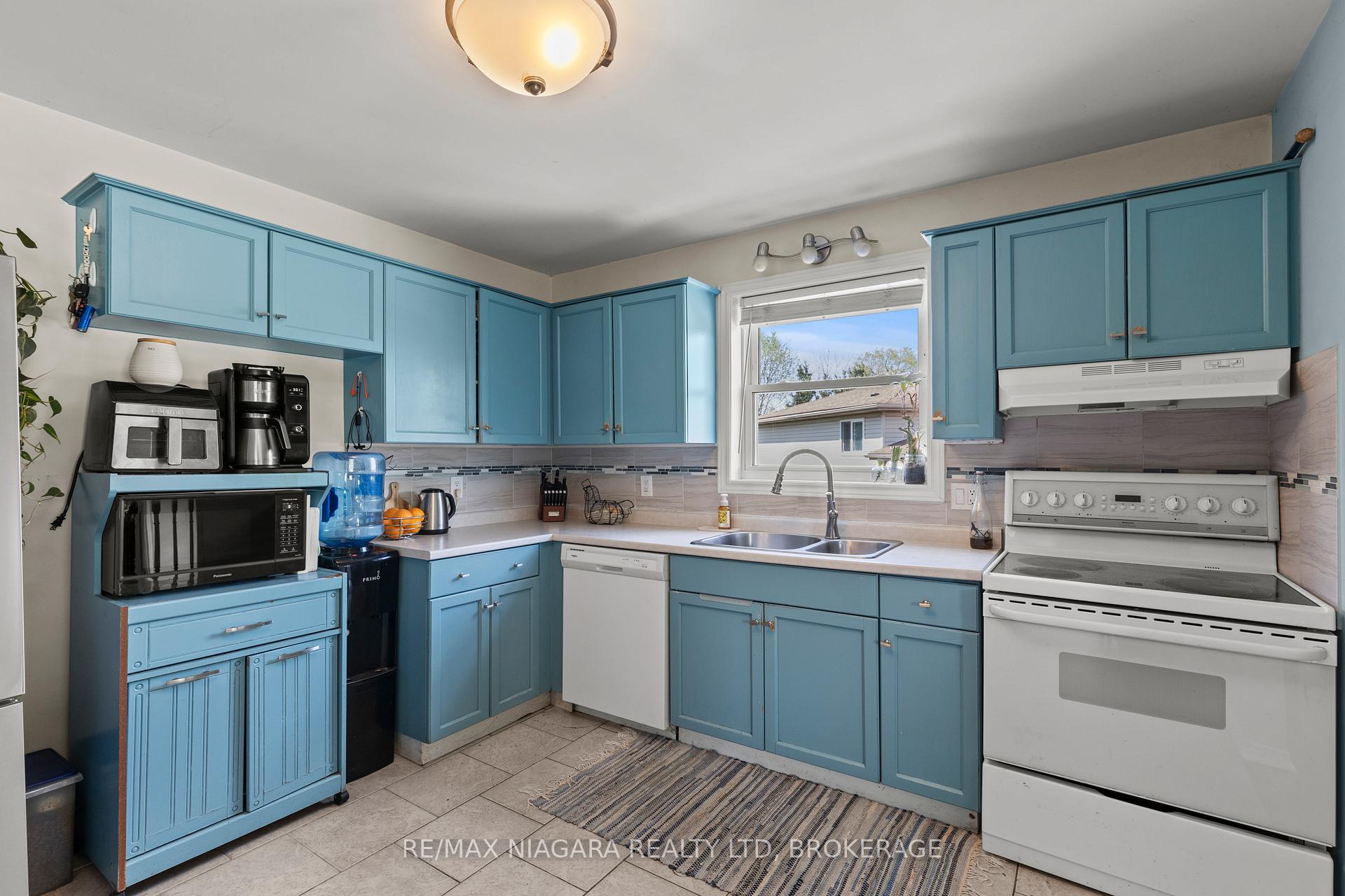 Photo 12 of 6 Marc Court, Welland, Lincoln/Crowland — HOMEH