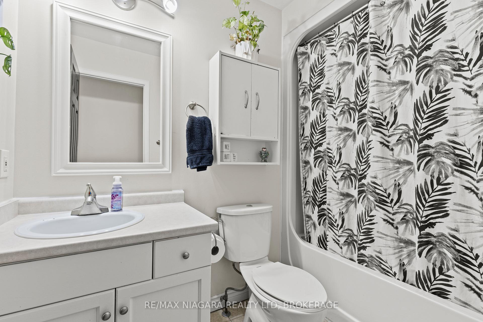 Photo 23 of 6 Marc Court, Welland, Lincoln/Crowland — HOMEH