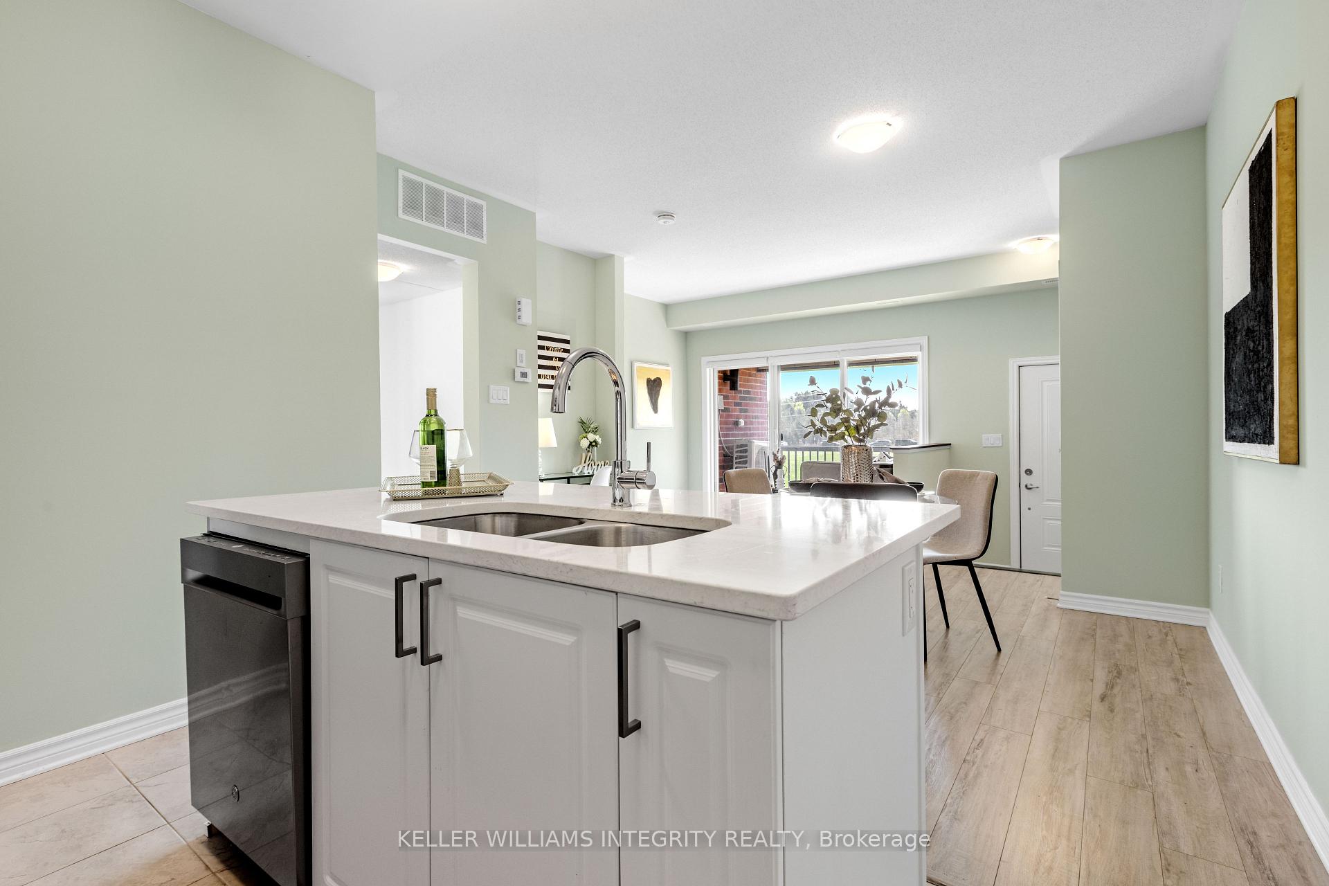 Photo 4 of Unit K, 70 Jaguar Private, Ottawa, Kanata - Emerald Meadows/Trailwest — HOMEH