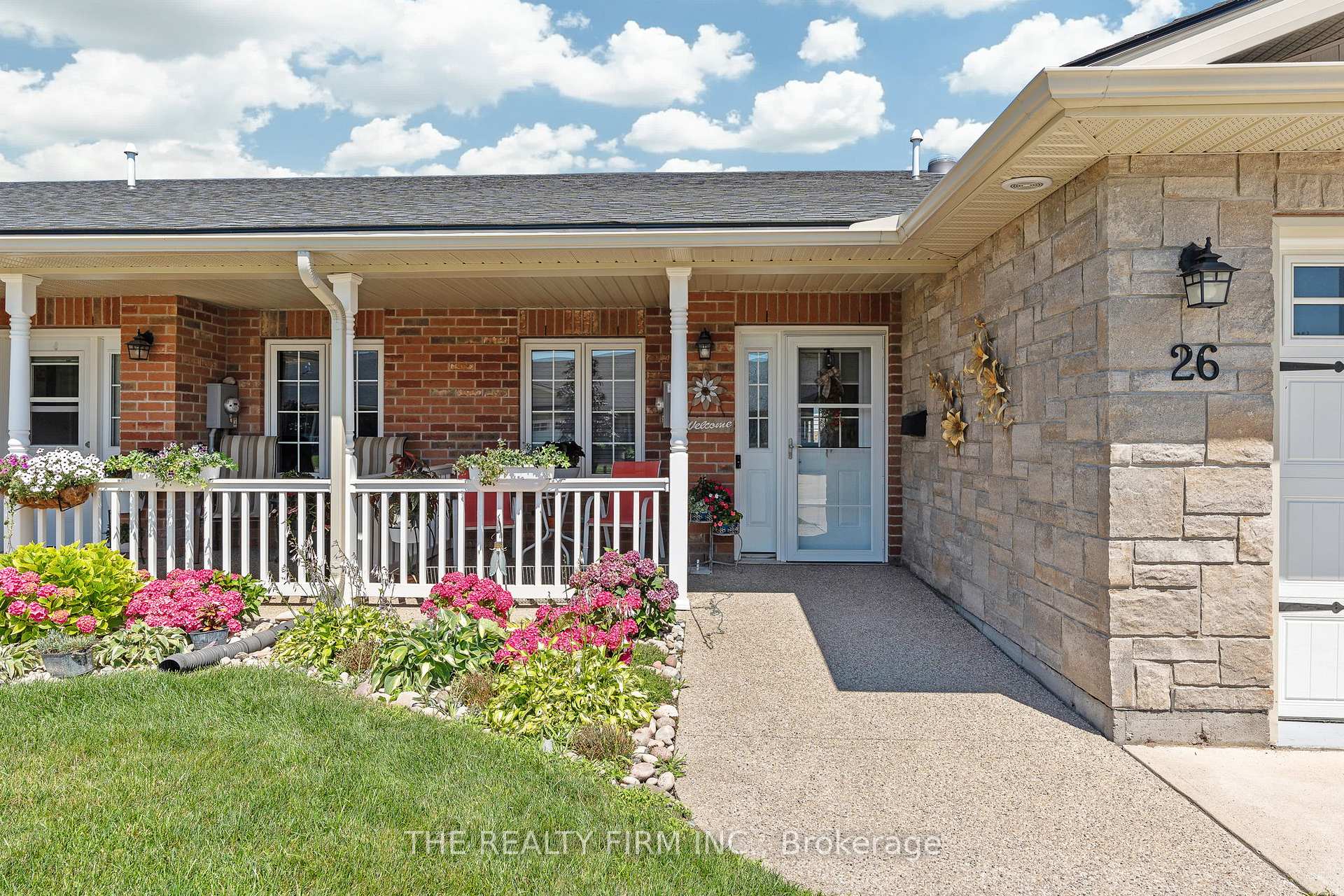 Photo 4 of 26 Devon Drive, South Huron, Exeter — HOMEH