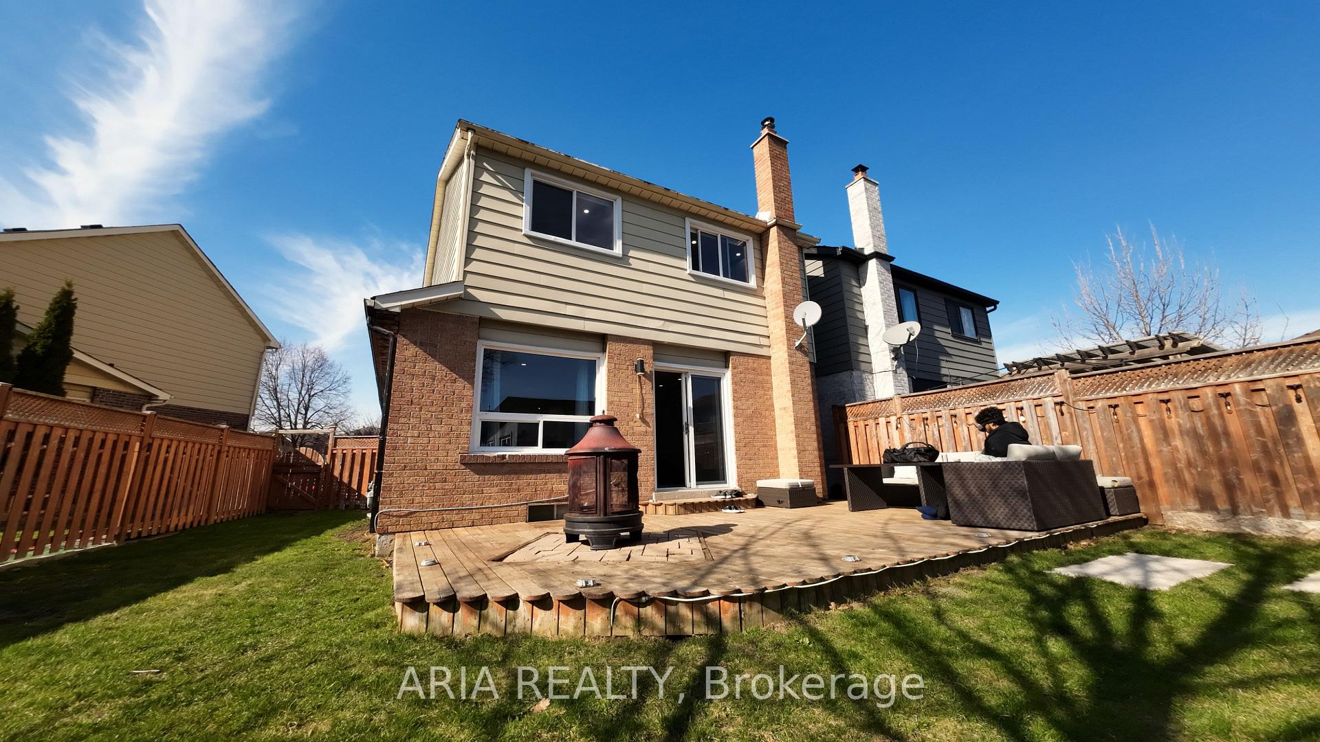 Photo 2 of 20 Bryant Court, Brampton, Brampton West — HOMEH