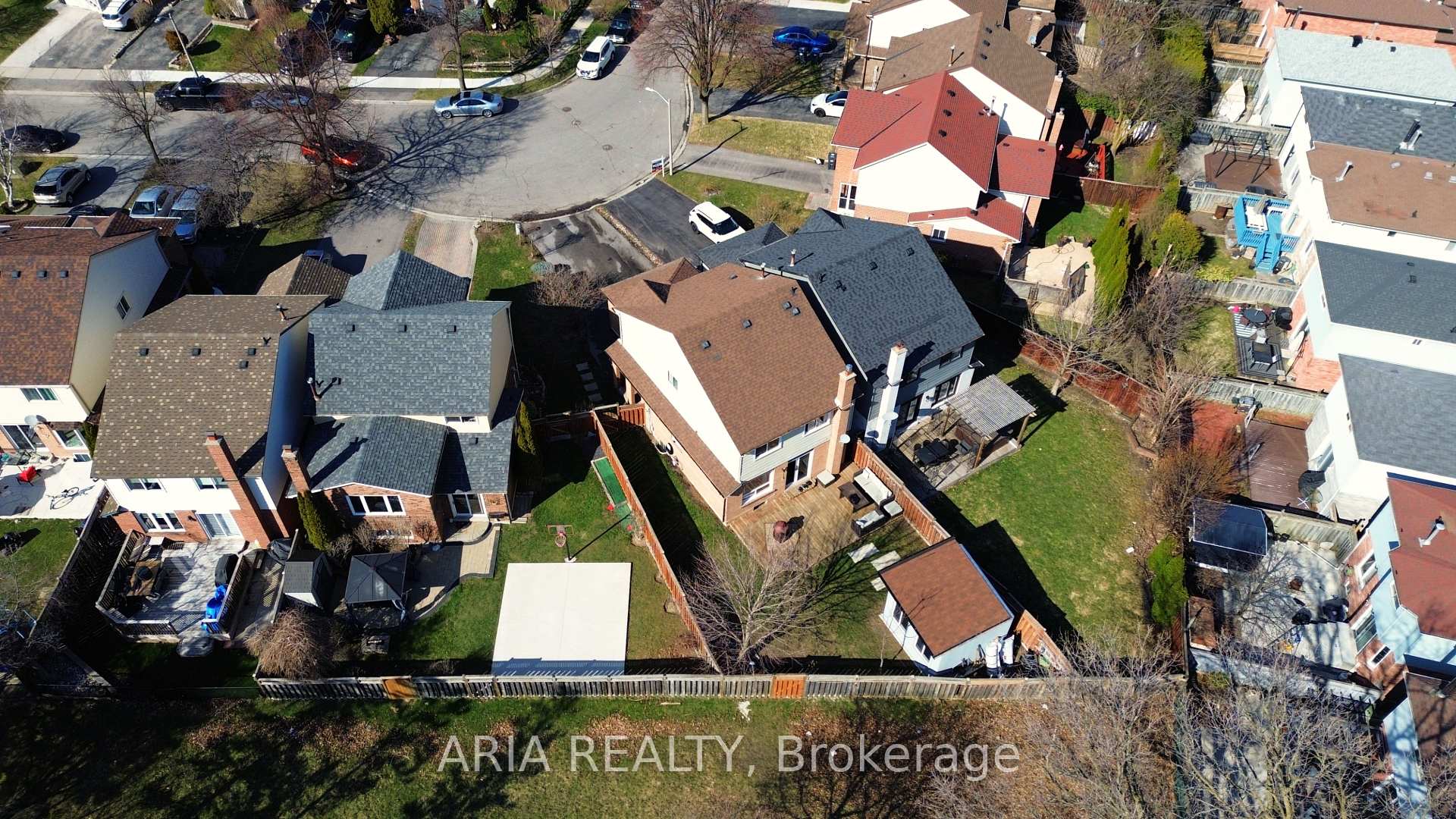 Photo 6 of 20 Bryant Court, Brampton, Brampton West — HOMEH