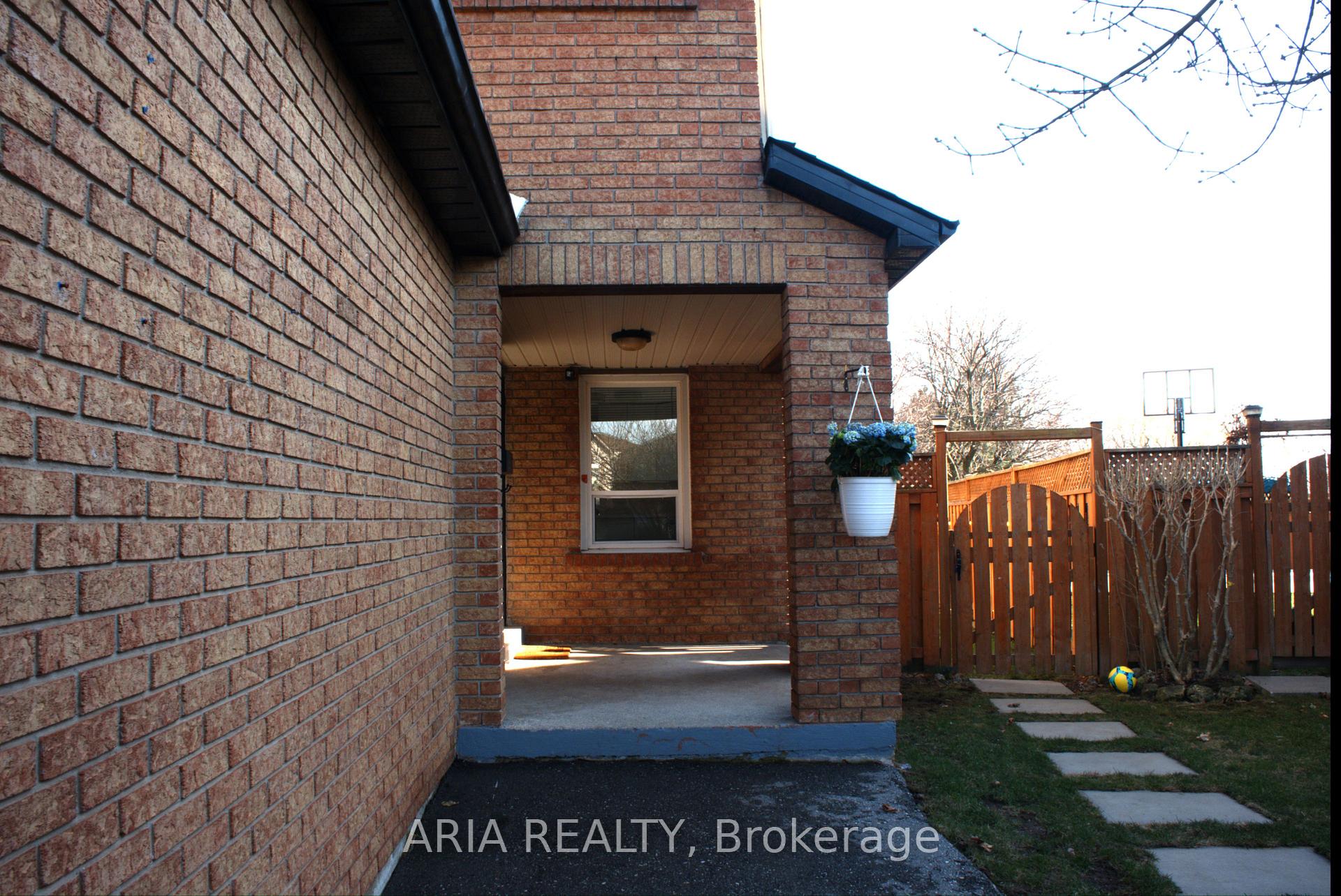 Photo 24 of 20 Bryant Court, Brampton, Brampton West — HOMEH