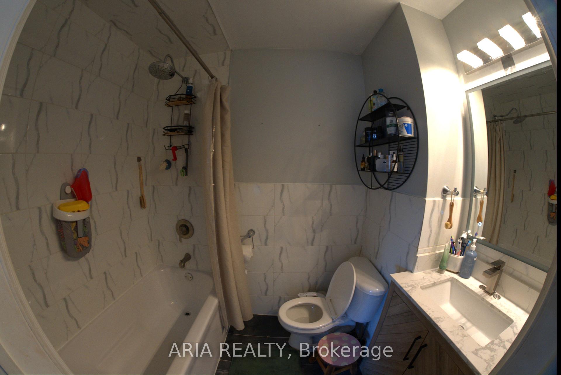 Photo 17 of 20 Bryant Court, Brampton, Brampton West — HOMEH