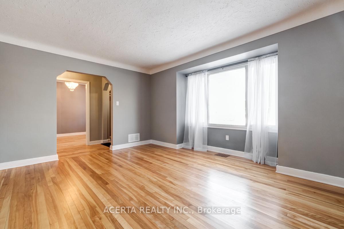 Photo 4 of 88 Meadowlands Drive W, Ottawa, Meadowlands/Crestview — HOMEH