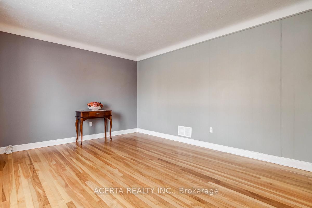 Photo 5 of 88 Meadowlands Drive W, Ottawa, Meadowlands/Crestview — HOMEH