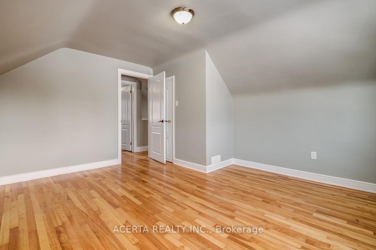 Photo 10 of 88 Meadowlands Drive W, Ottawa, Meadowlands/Crestview — HOMEH