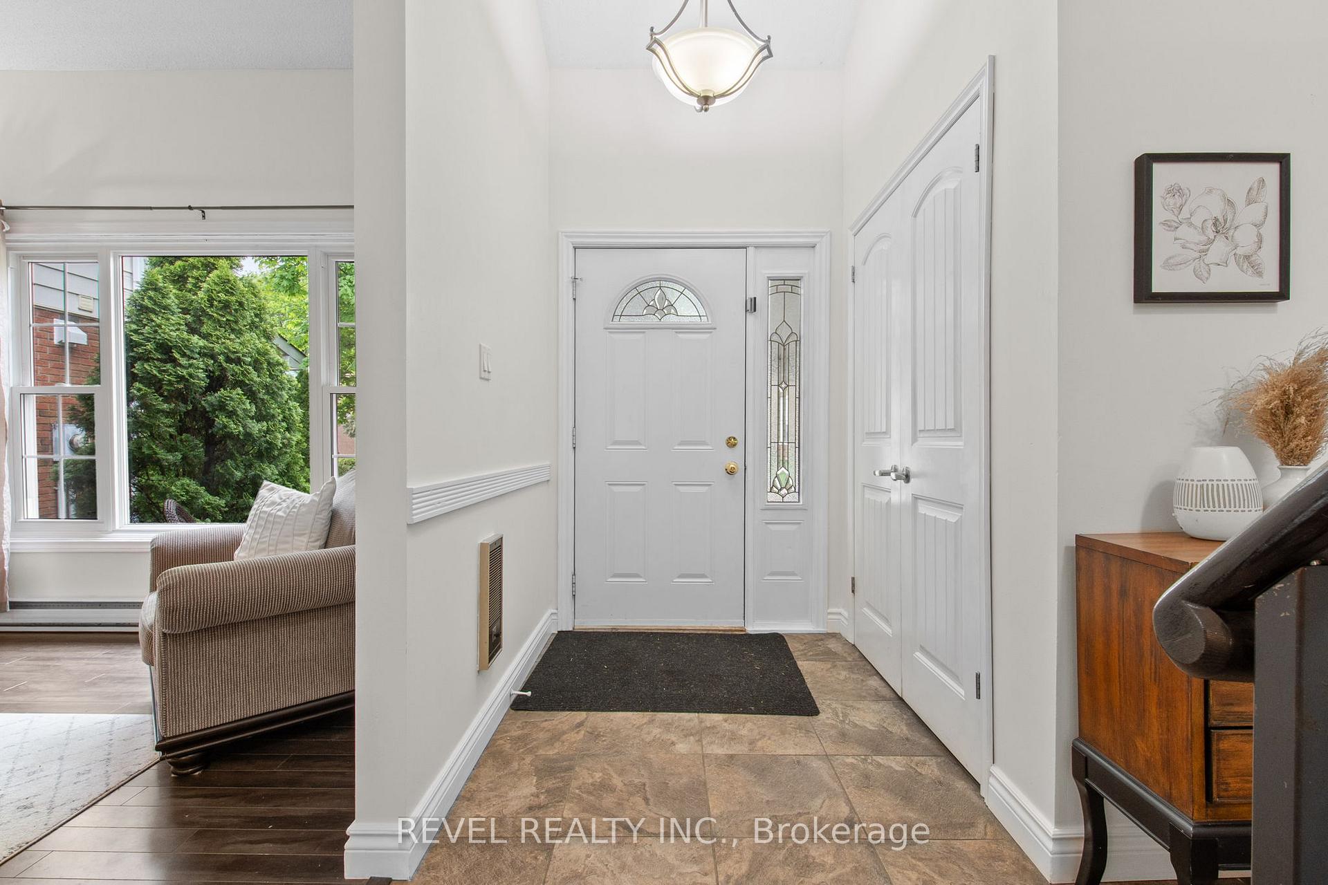 Photo 10 of 545 Charrington Avenue, Oshawa, Centennial — HOMEH