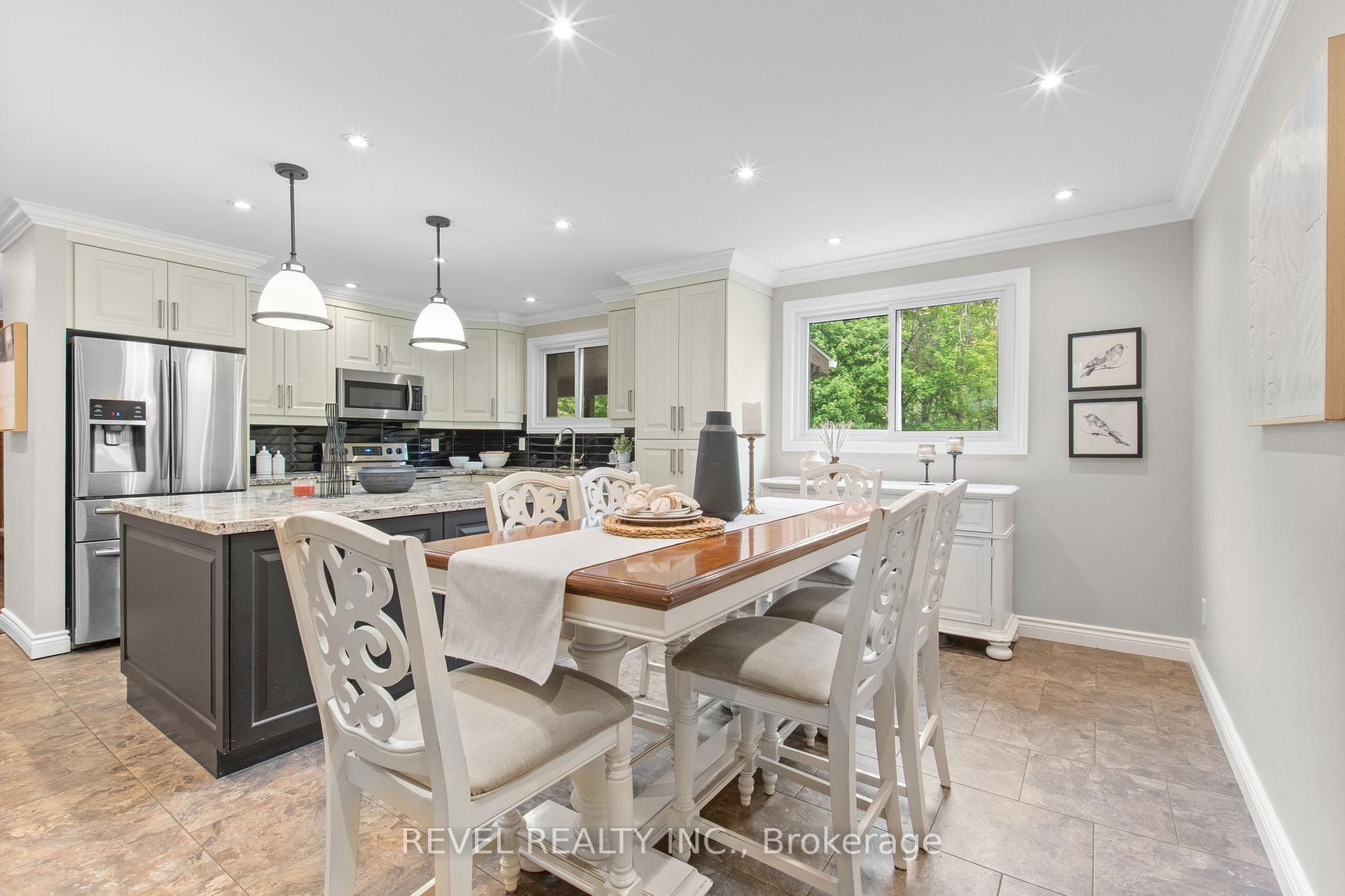 Photo 12 of 545 Charrington Avenue, Oshawa, Centennial — HOMEH