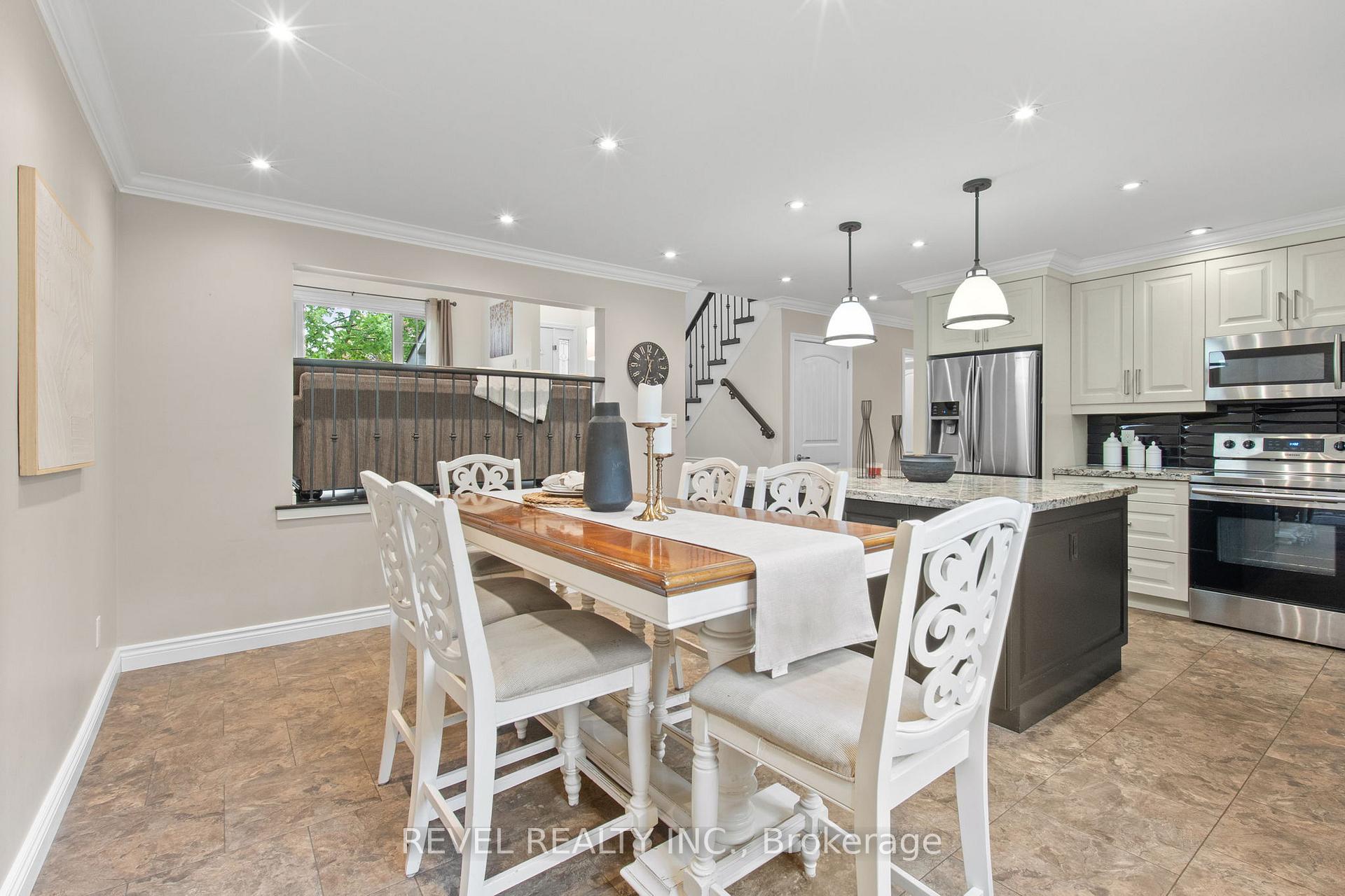 Photo 14 of 545 Charrington Avenue, Oshawa, Centennial — HOMEH
